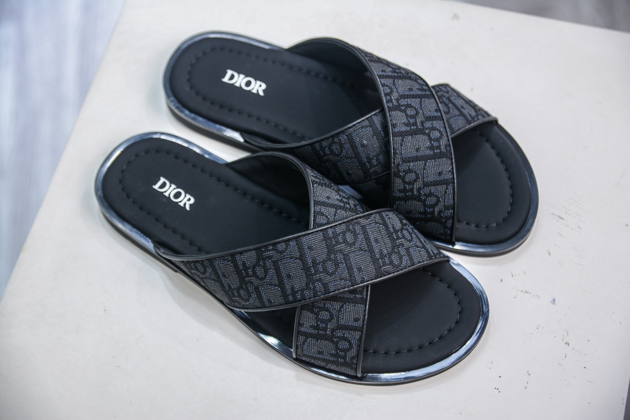 230 Dior Alias 迪奥小牛皮 圆头平底一字拖鞋