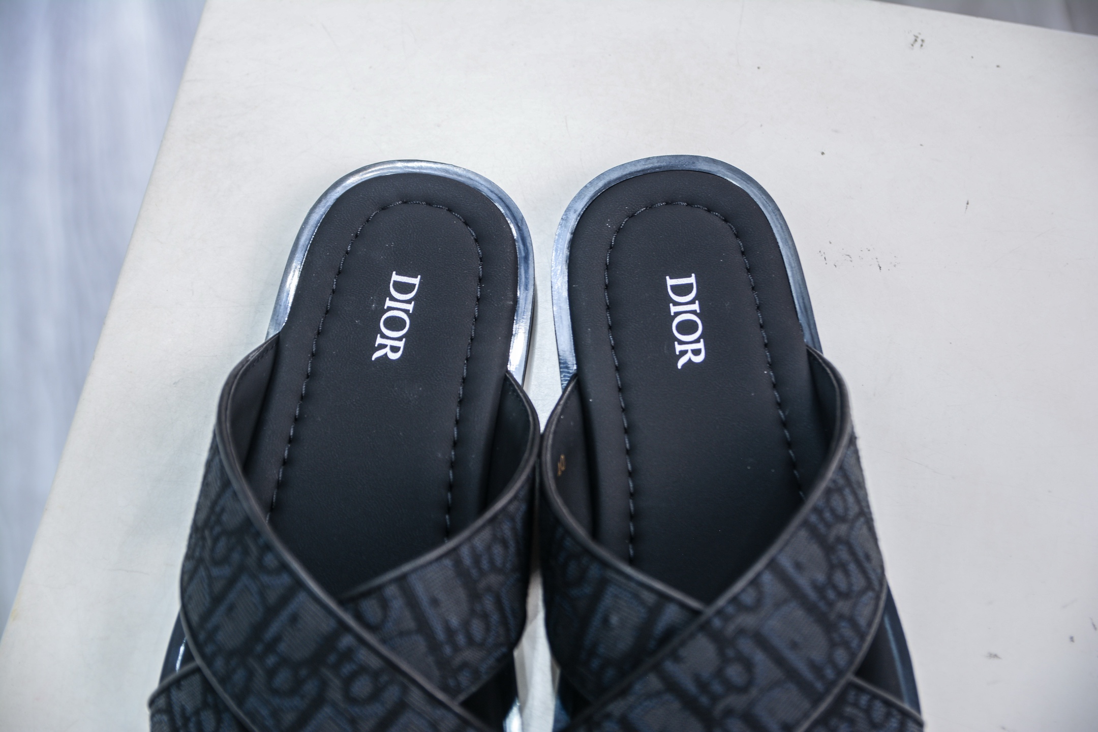 230 Dior Alias 迪奥小牛皮 圆头平底一字拖鞋