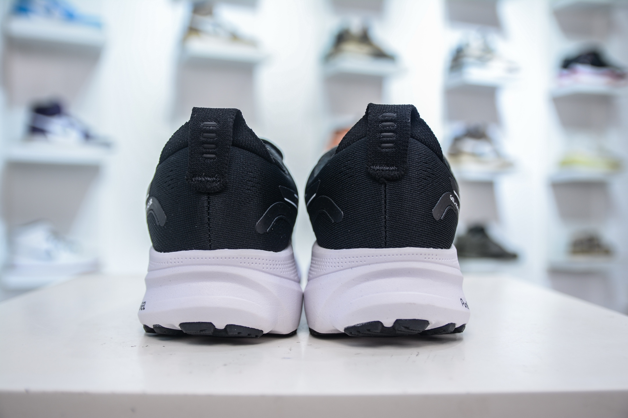 Asics Gel-Kayano 32 亚瑟士卡亚诺32代低帮专业有氧超轻量休闲运动全能慢跑鞋 1012B837-002