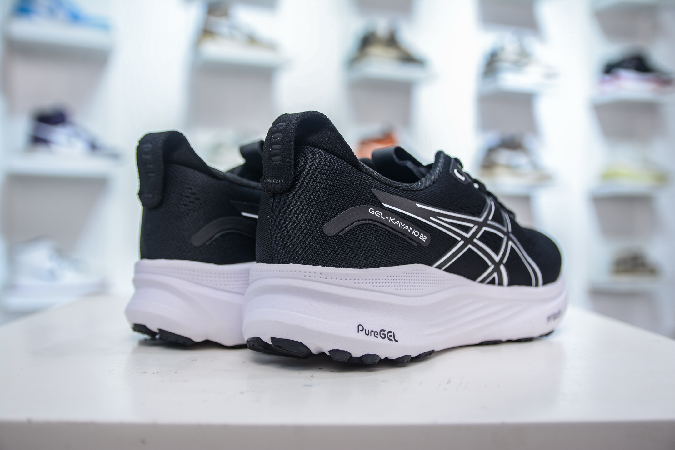 Asics Gel-Kayano 32 亚瑟士卡亚诺32代低帮专业有氧超轻量休闲运动全能慢跑鞋 1012B837-002