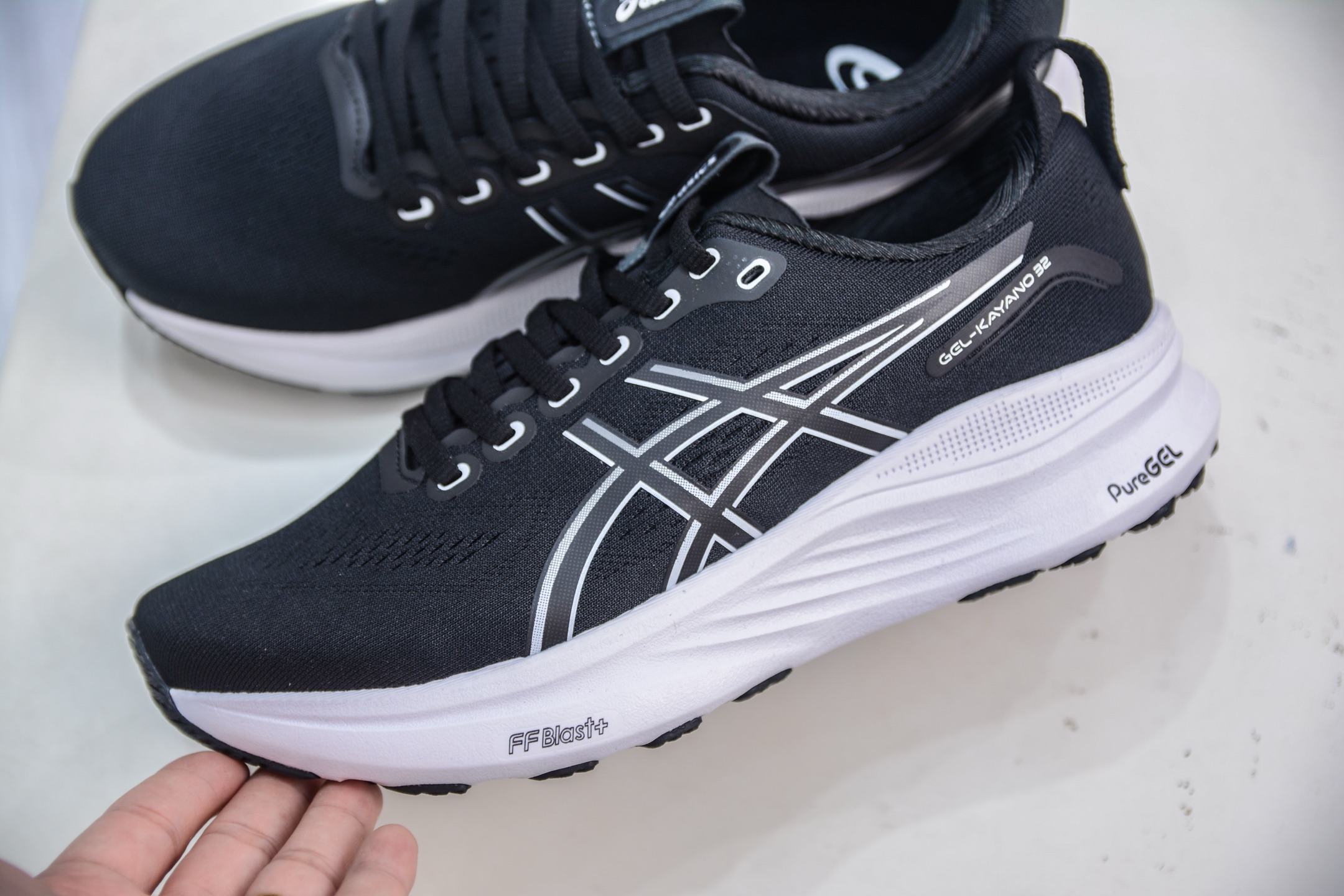 Asics Gel-Kayano 32 亚瑟士卡亚诺32代低帮专业有氧超轻量休闲运动全能慢跑鞋 1012B837-002