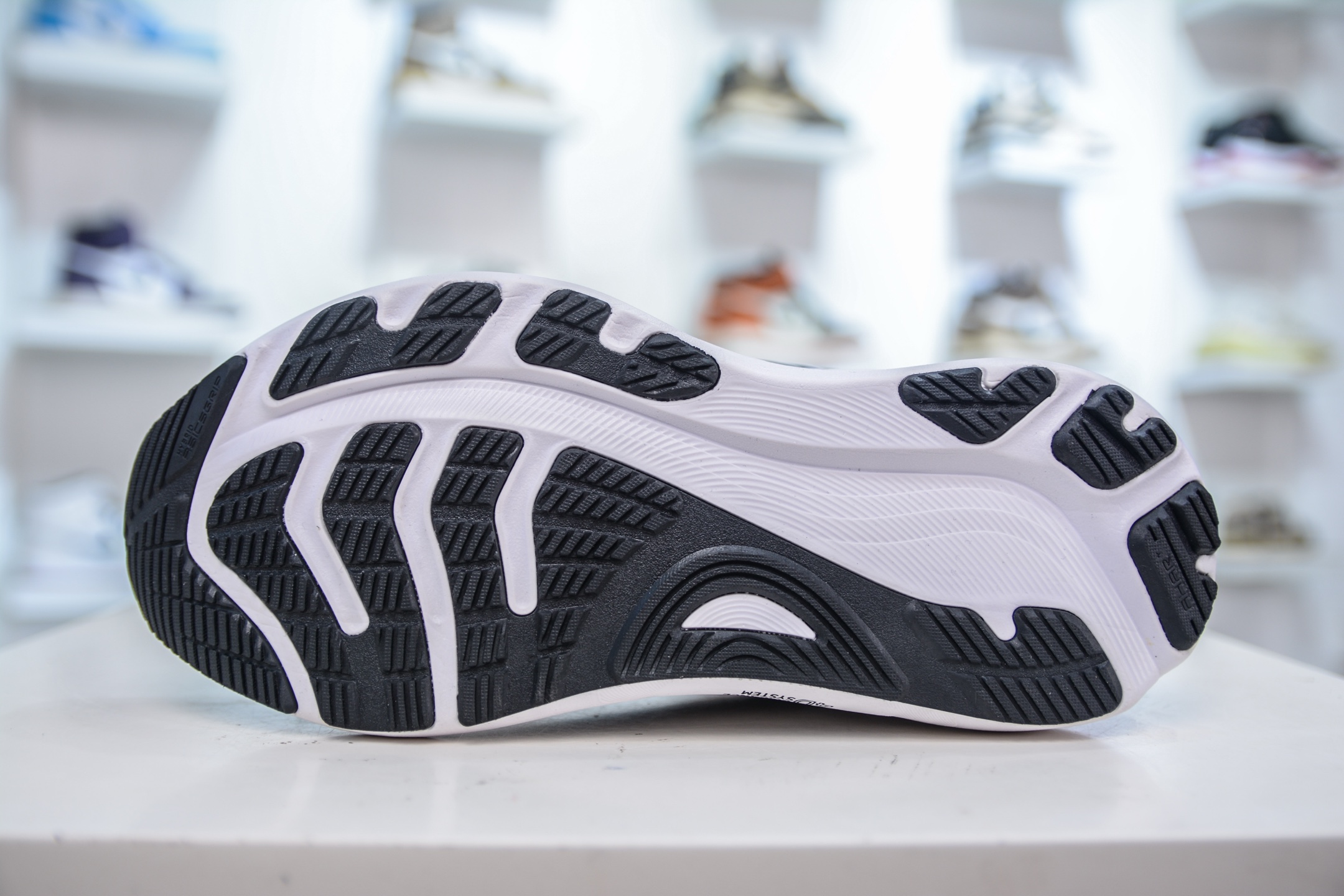 Asics Gel-Kayano 32 亚瑟士卡亚诺32代低帮专业有氧超轻量休闲运动全能慢跑鞋 1012B837-002