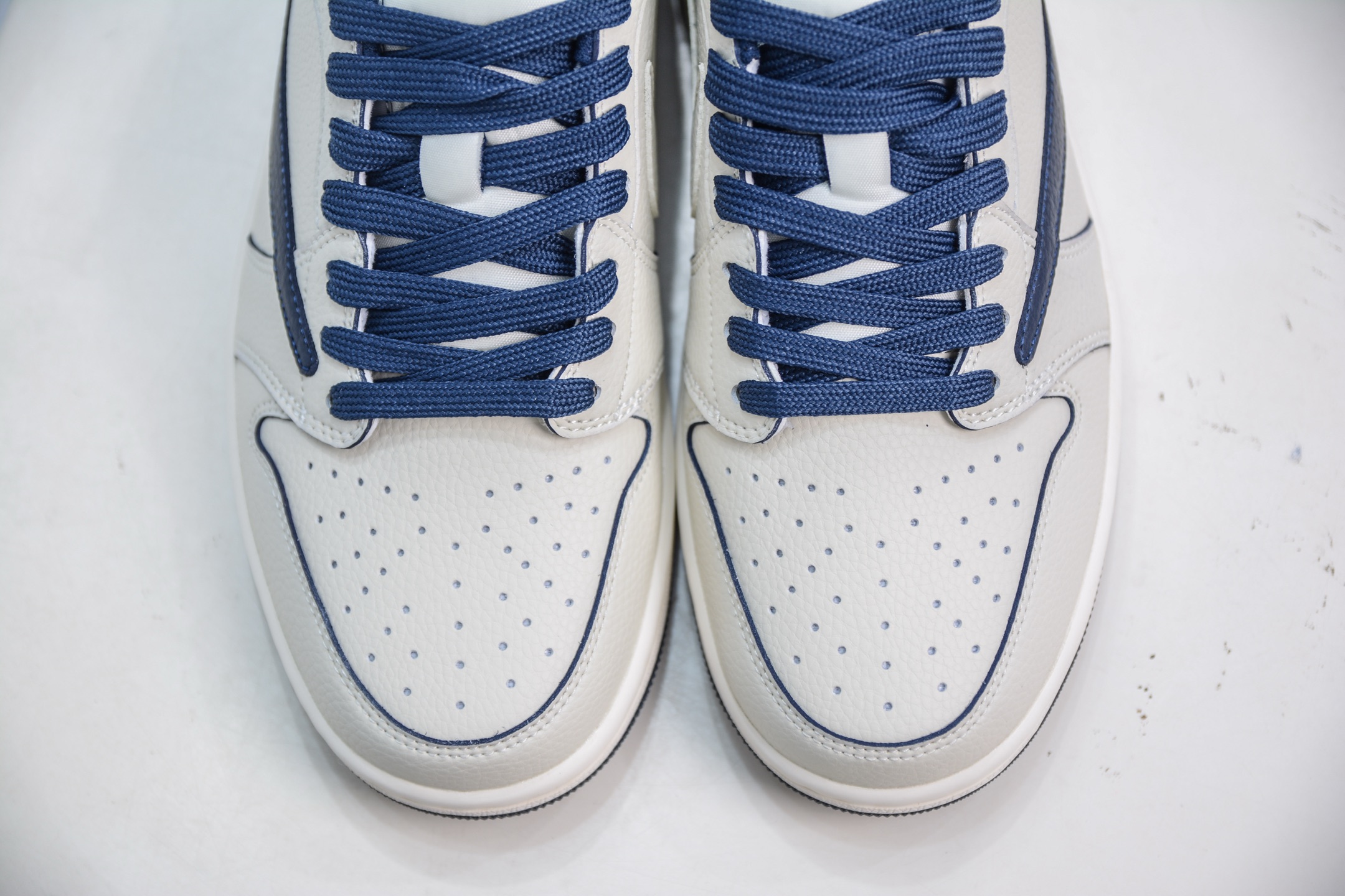 TS x Air Jordan x Fragment Design AJ1 Low 倒钩低帮联名藤原浩闪电-白深蓝 LK1099-065-莆田鞋,莆田鞋货源,高仿鞋,高仿鞋货源,安福档口,莆田高仿鞋,莆田鞋批发,高仿鞋批发,莆田高仿运动鞋,高仿运动鞋,莆田运动鞋 TS x Air Jordan x Fragment Design AJ1 Low 倒钩低帮联名藤原浩闪电-白深蓝 LK1099-065