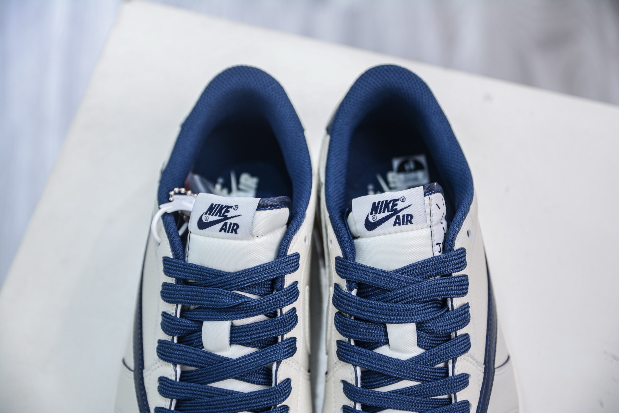 TS x Air Jordan x Fragment Design AJ1 Low 倒钩低帮联名藤原浩闪电-白深蓝 LK1099-065-莆田鞋,莆田鞋货源,高仿鞋,高仿鞋货源,安福档口,莆田高仿鞋,莆田鞋批发,高仿鞋批发,莆田高仿运动鞋,高仿运动鞋,莆田运动鞋 TS x Air Jordan x Fragment Design AJ1 Low 倒钩低帮联名藤原浩闪电-白深蓝 LK1099-065