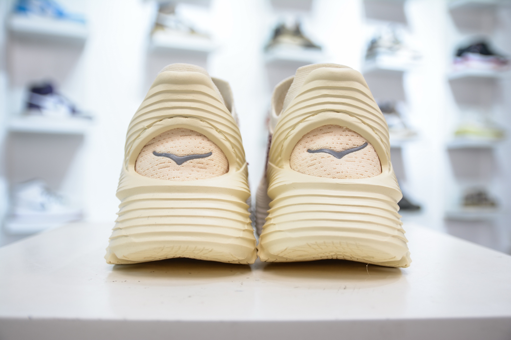 HOKA U RESTORE CHUKKA PARIA FARZANEH 一脚蹬徒步舒适缓震运动鞋 1169090/CRM