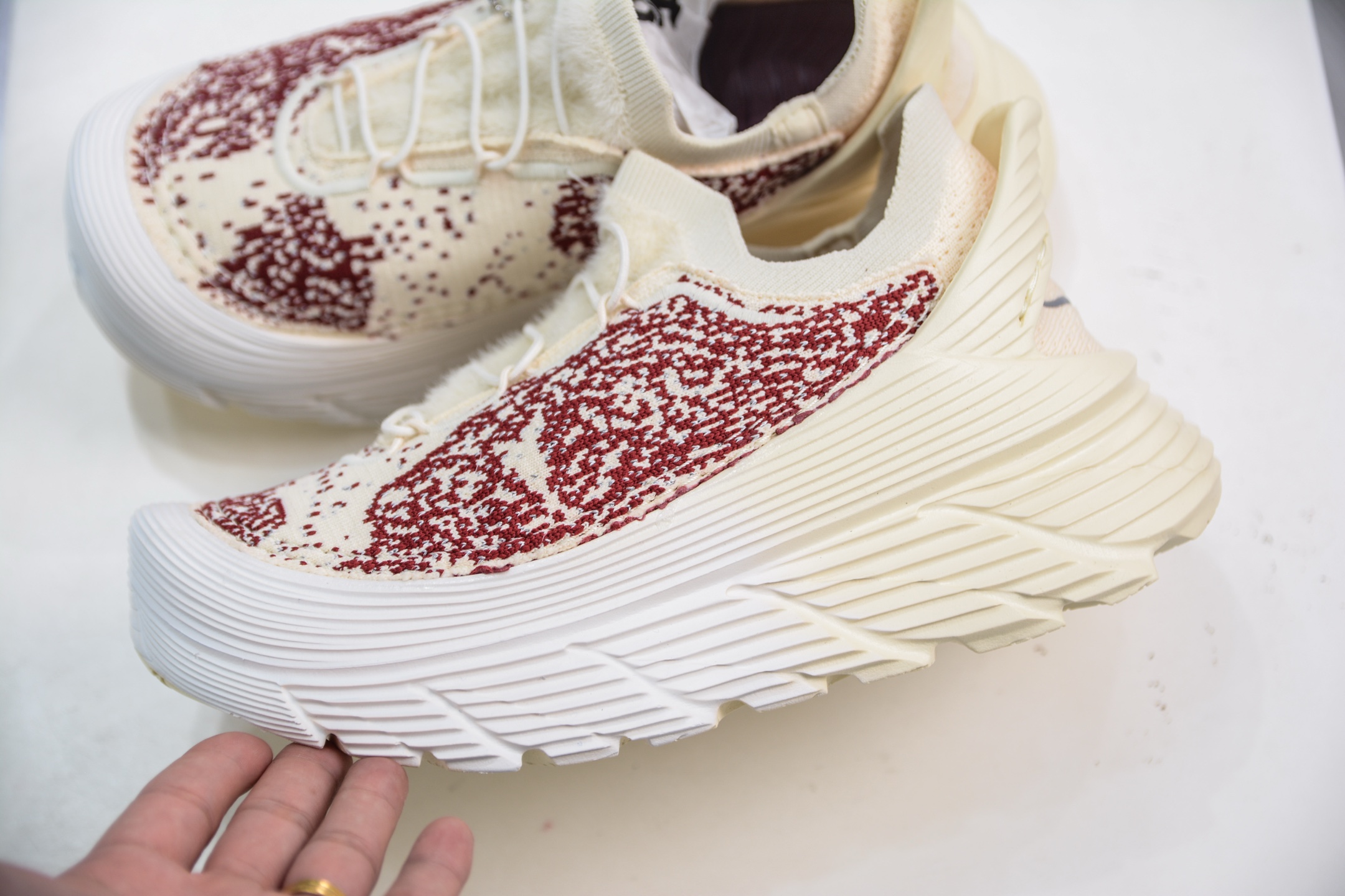 HOKA U RESTORE CHUKKA PARIA FARZANEH 一脚蹬徒步舒适缓震运动鞋 1169090/CRM