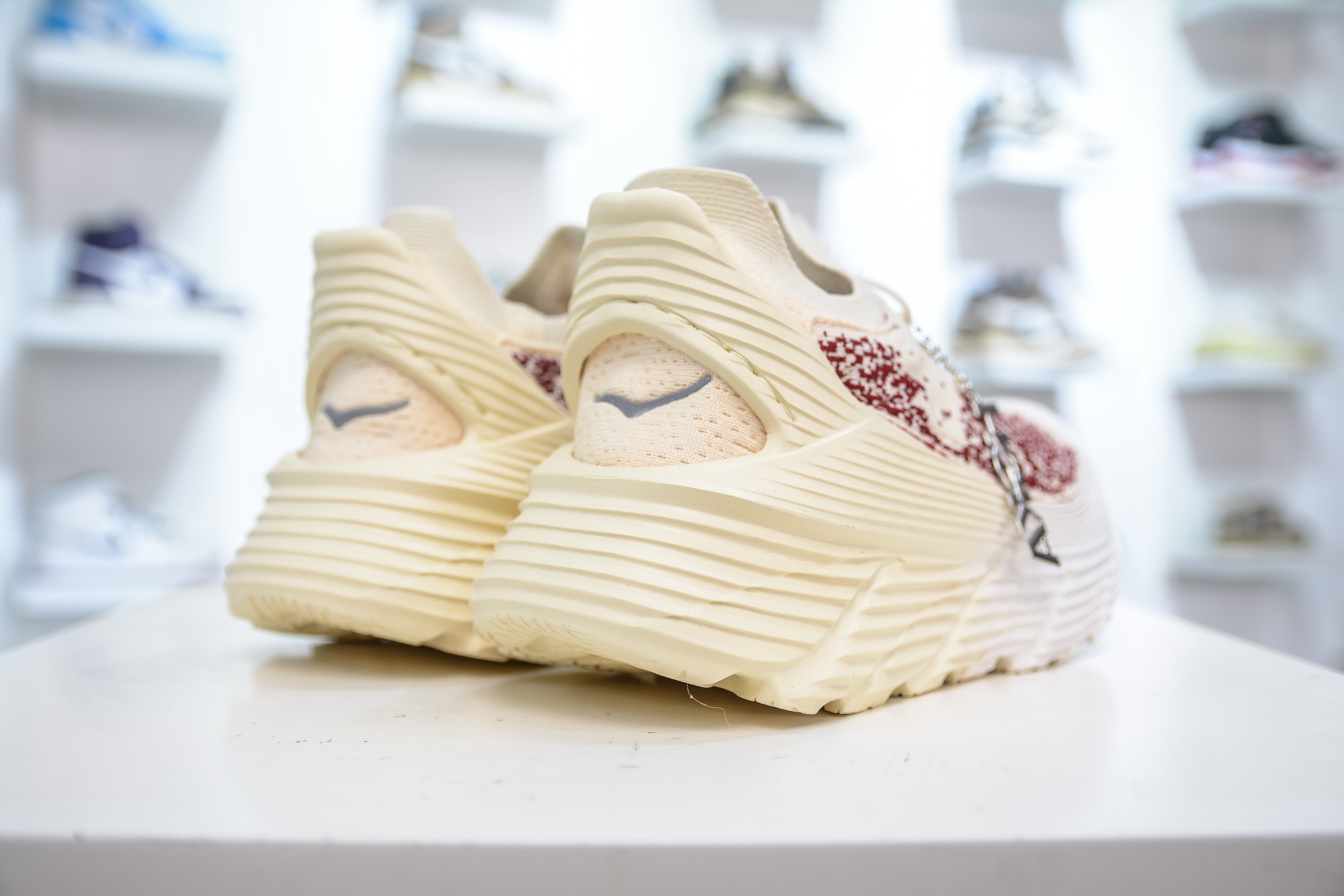 HOKA U RESTORE CHUKKA PARIA FARZANEH 一脚蹬徒步舒适缓震运动鞋 1169090/CRM