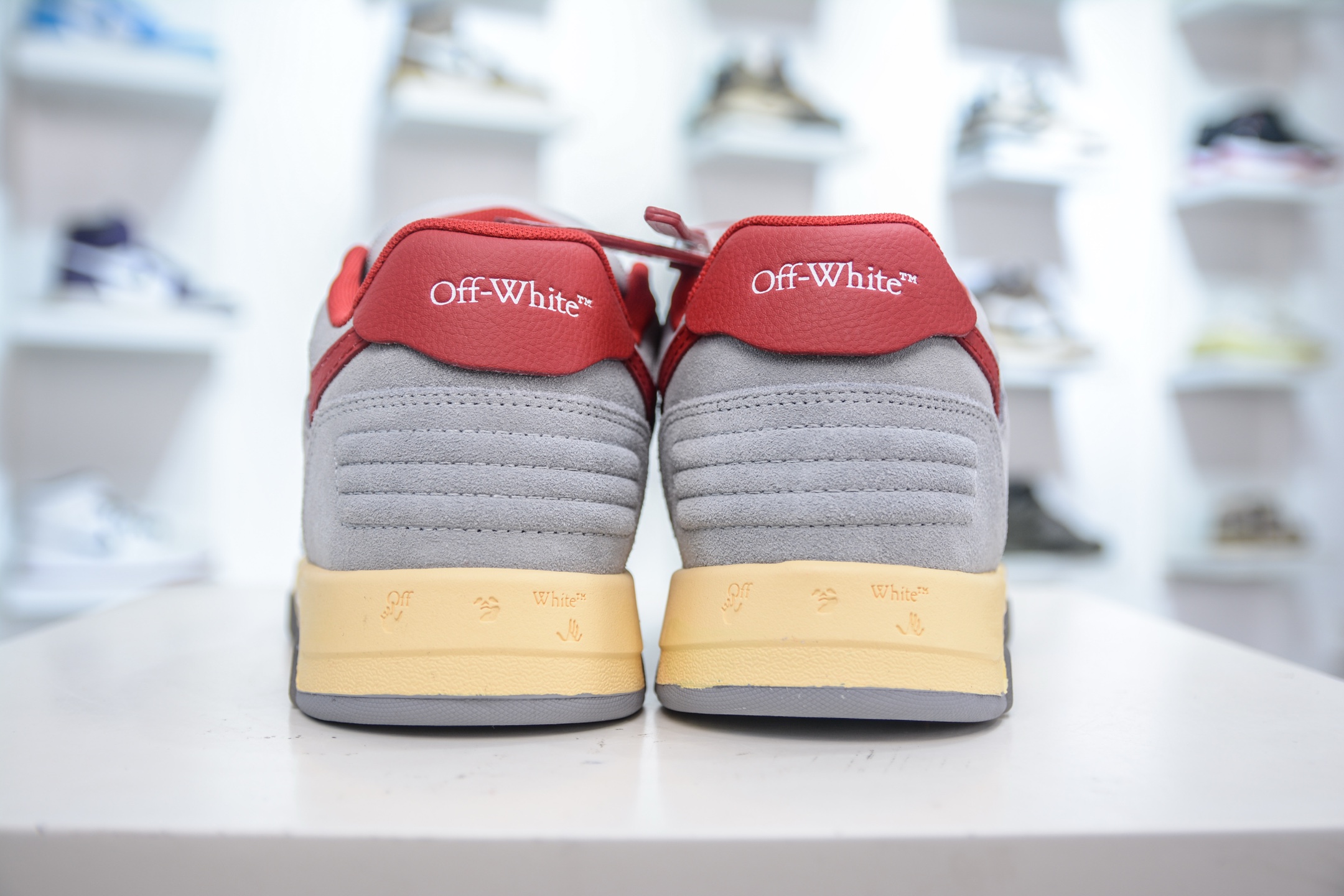 OFF-WHITE Out Of Office 低帮系带时尚板鞋 OMIA189S24LEA011