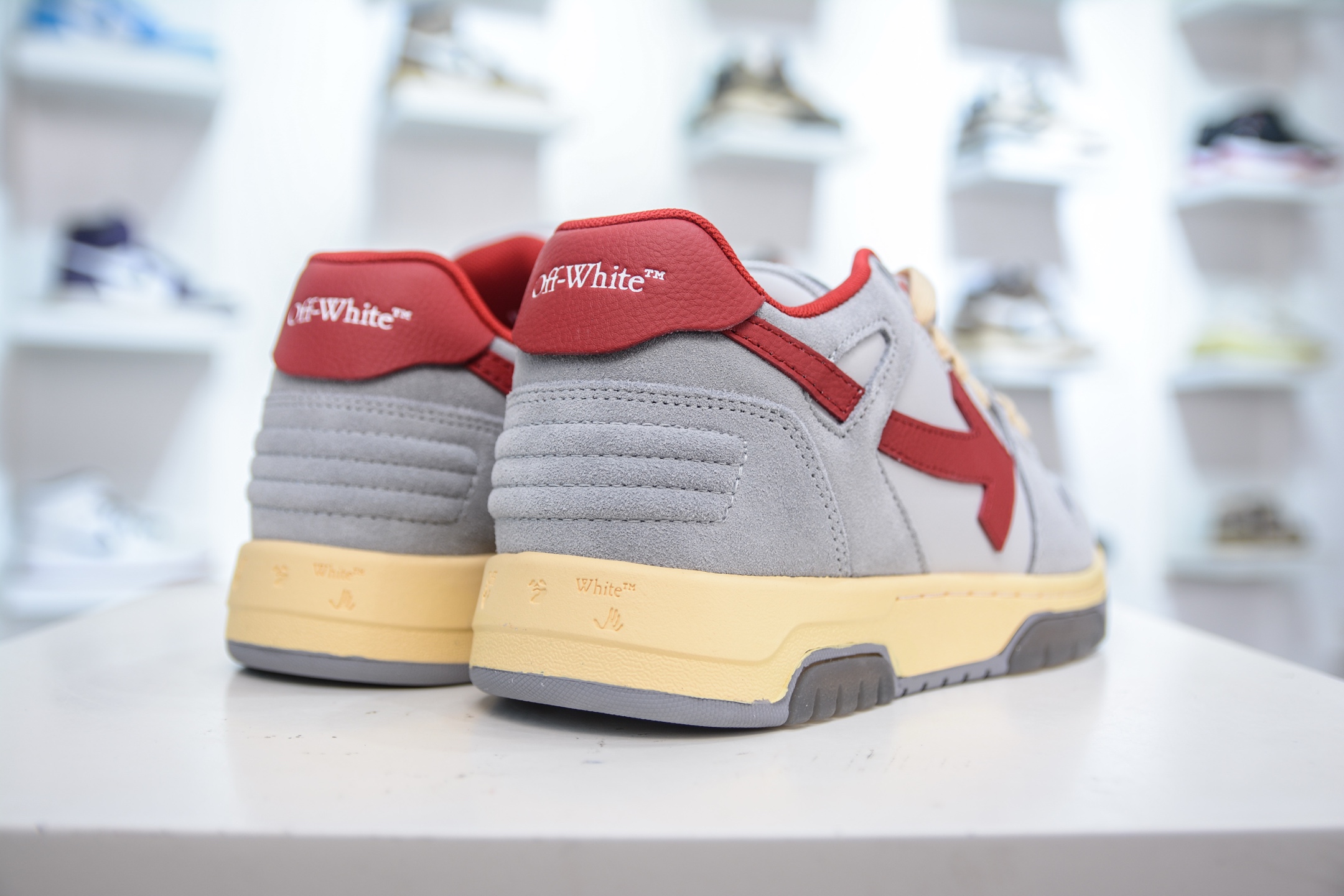 OFF-WHITE Out Of Office 低帮系带时尚板鞋 OMIA189S24LEA011