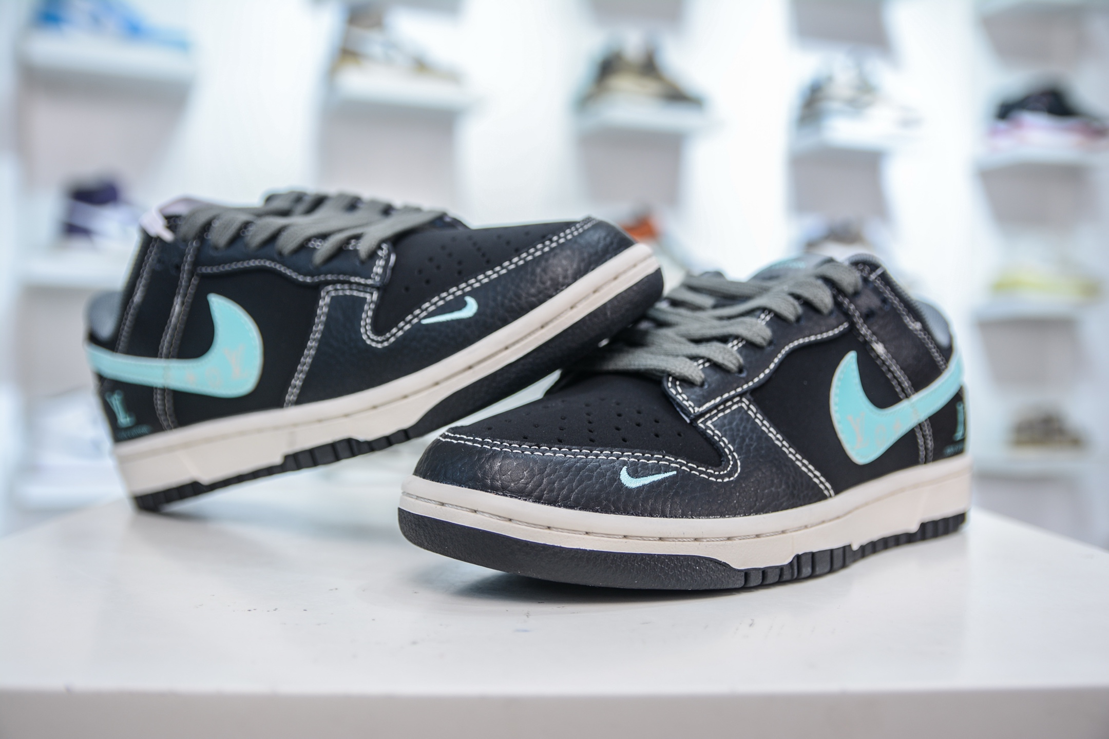 Nike SB Dunk Low x Louis Vuitton Collab Black Blue Premium Sneakers 4 i1752073221315 5529 0 3