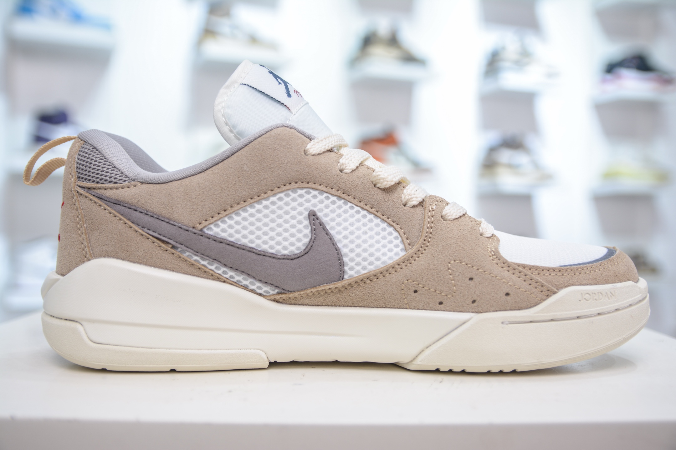 NK Air JORDAN CMFT ERA HJ6777-102-莆田鞋,莆田鞋货源,高仿鞋,高仿鞋货源,安福档口,莆田高仿鞋,莆田鞋批发,高仿鞋批发,莆田高仿运动鞋,高仿运动鞋,莆田运动鞋 NK Air JORDAN CMFT ERA HJ6777-102