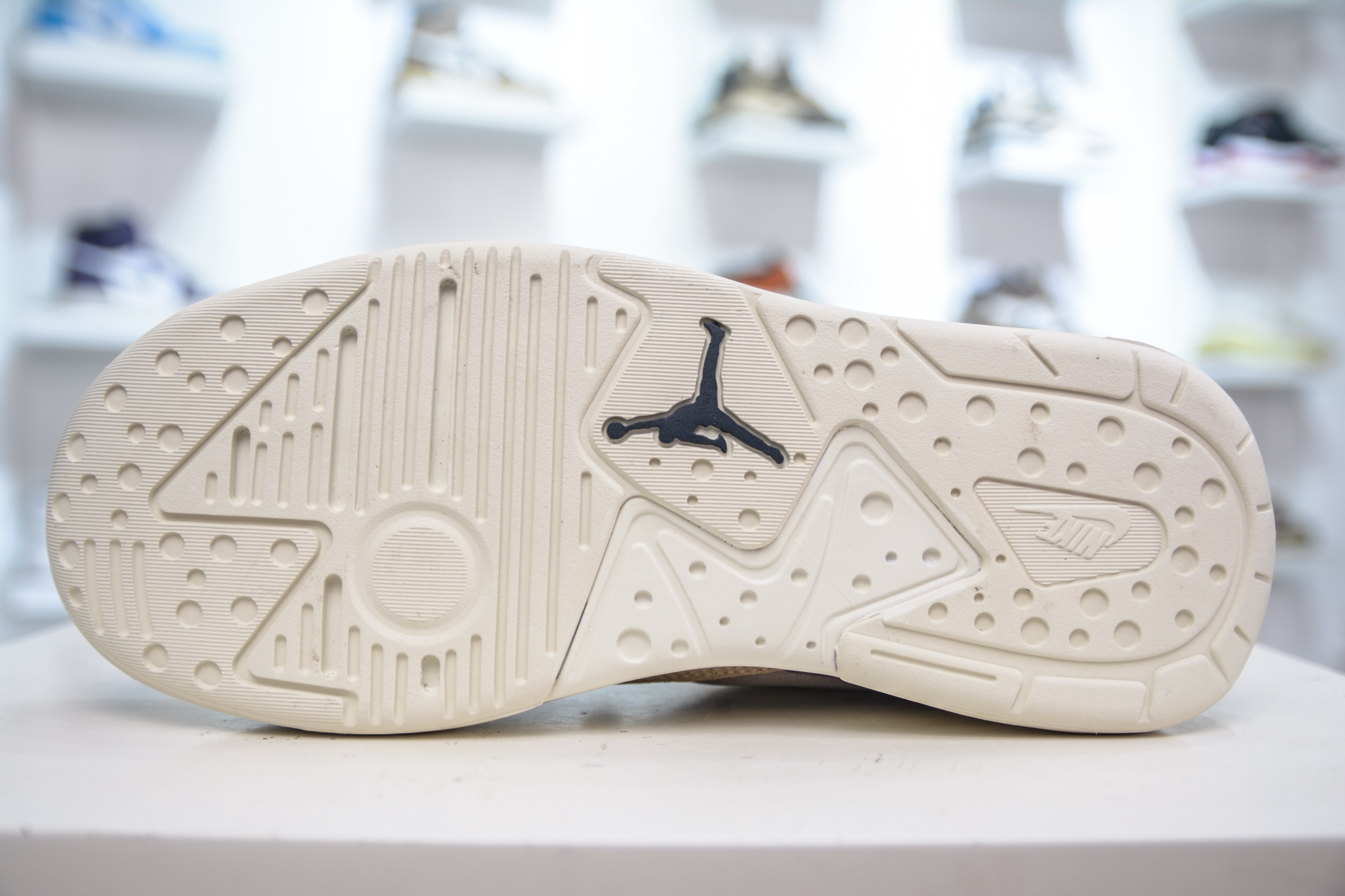 NK Air JORDAN CMFT ERA HJ6777-102-莆田鞋,莆田鞋货源,高仿鞋,高仿鞋货源,安福档口,莆田高仿鞋,莆田鞋批发,高仿鞋批发,莆田高仿运动鞋,高仿运动鞋,莆田运动鞋 NK Air JORDAN CMFT ERA HJ6777-102