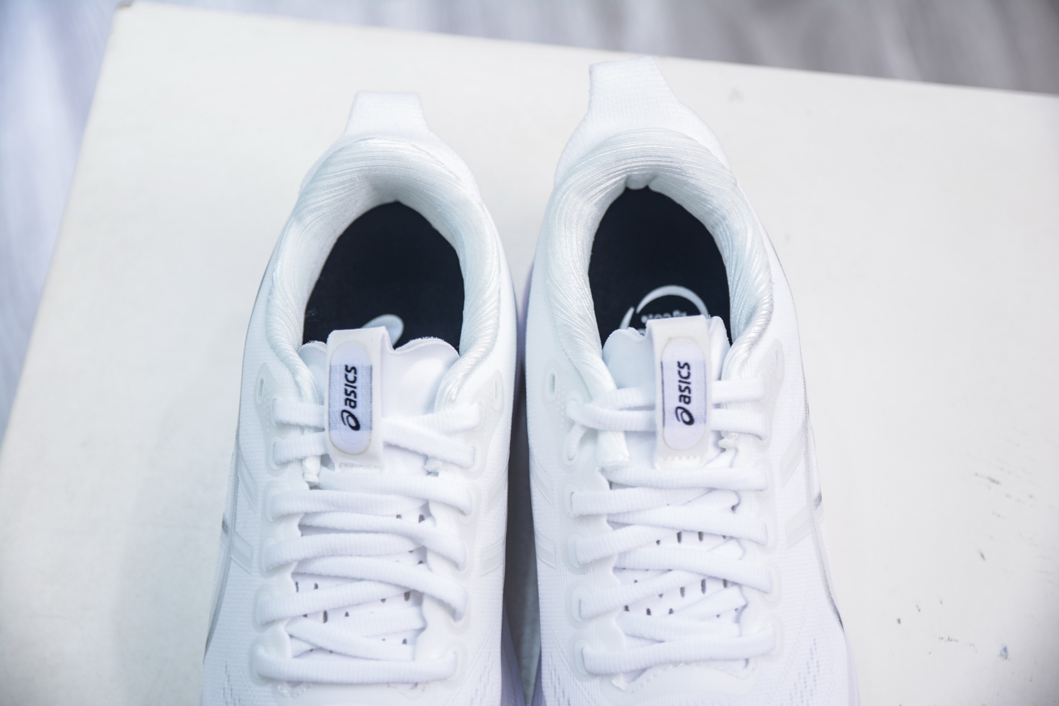 Asics Gel-Kayano 32 亚瑟士卡亚诺32代低帮专业有氧超轻量休闲运动全能慢跑鞋 1012B838-401