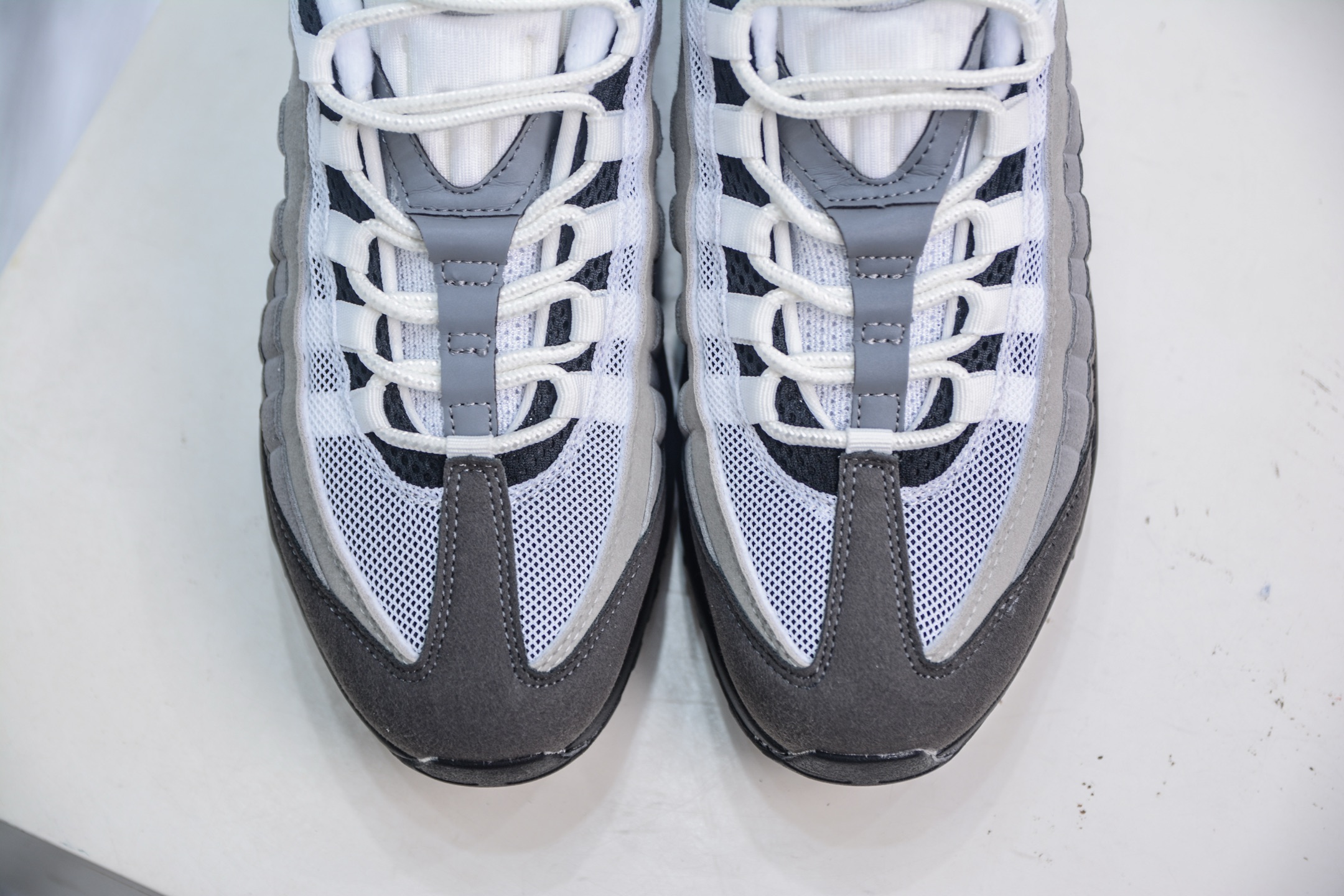 NK Air Max 95 复古减震气垫跑鞋 AT2865-003