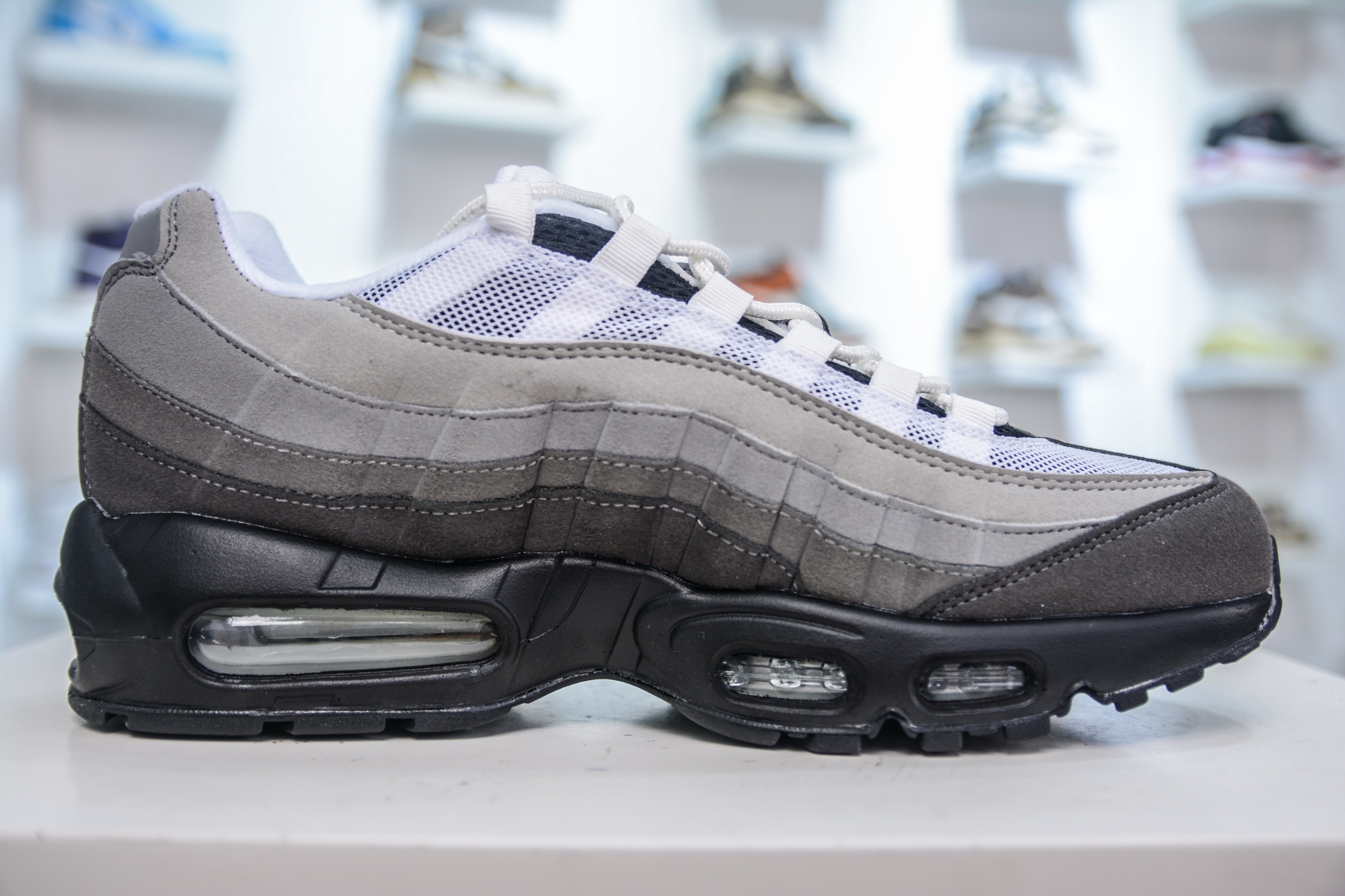 NK Air Max 95 复古减震气垫跑鞋 AT2865-003