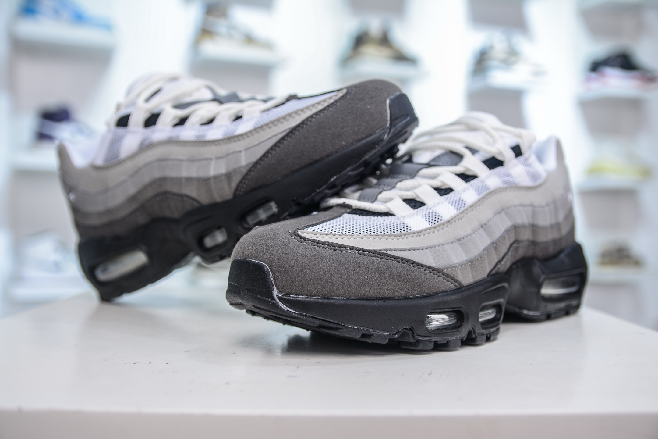 NK Air Max 95 复古减震气垫跑鞋 AT2865-003