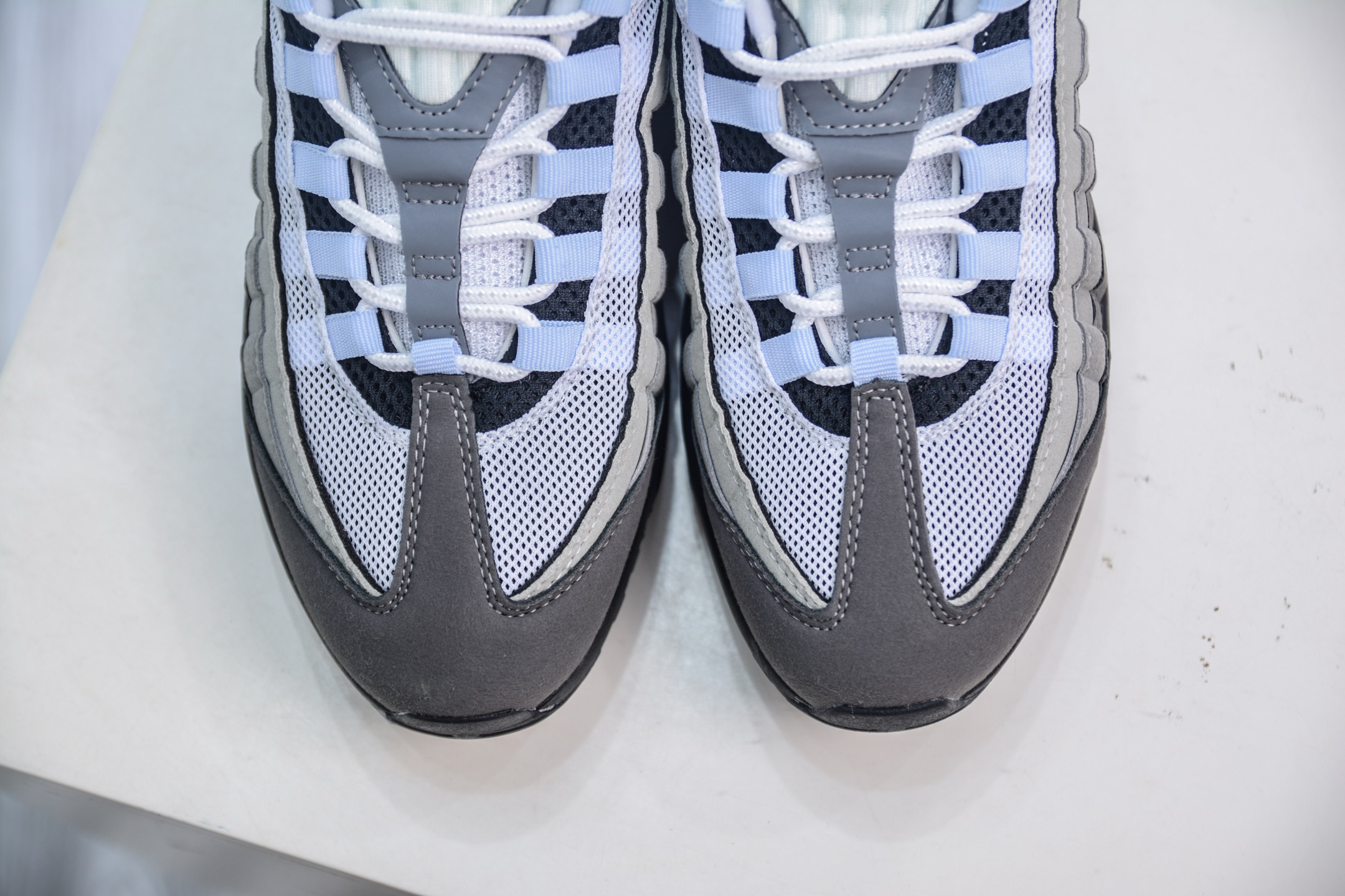 NK Air Max 95 复古减震气垫跑鞋 CD1529-001