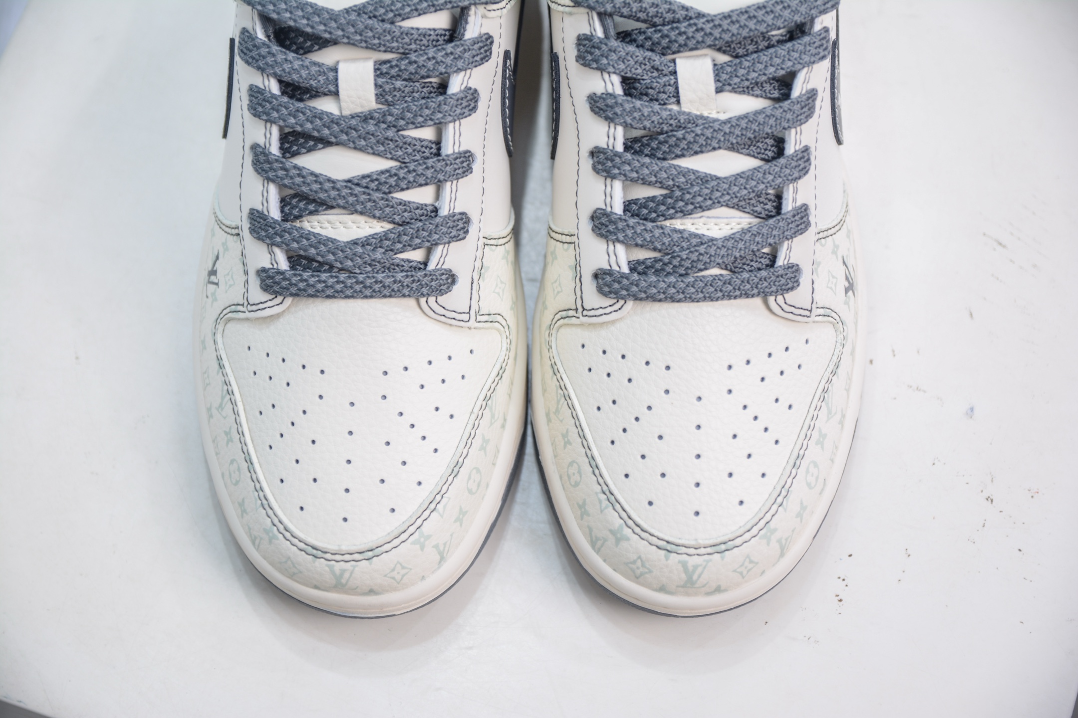 Nike SB Dunk Low x Louis Vuitton LV联名-白灰 YX5066-366