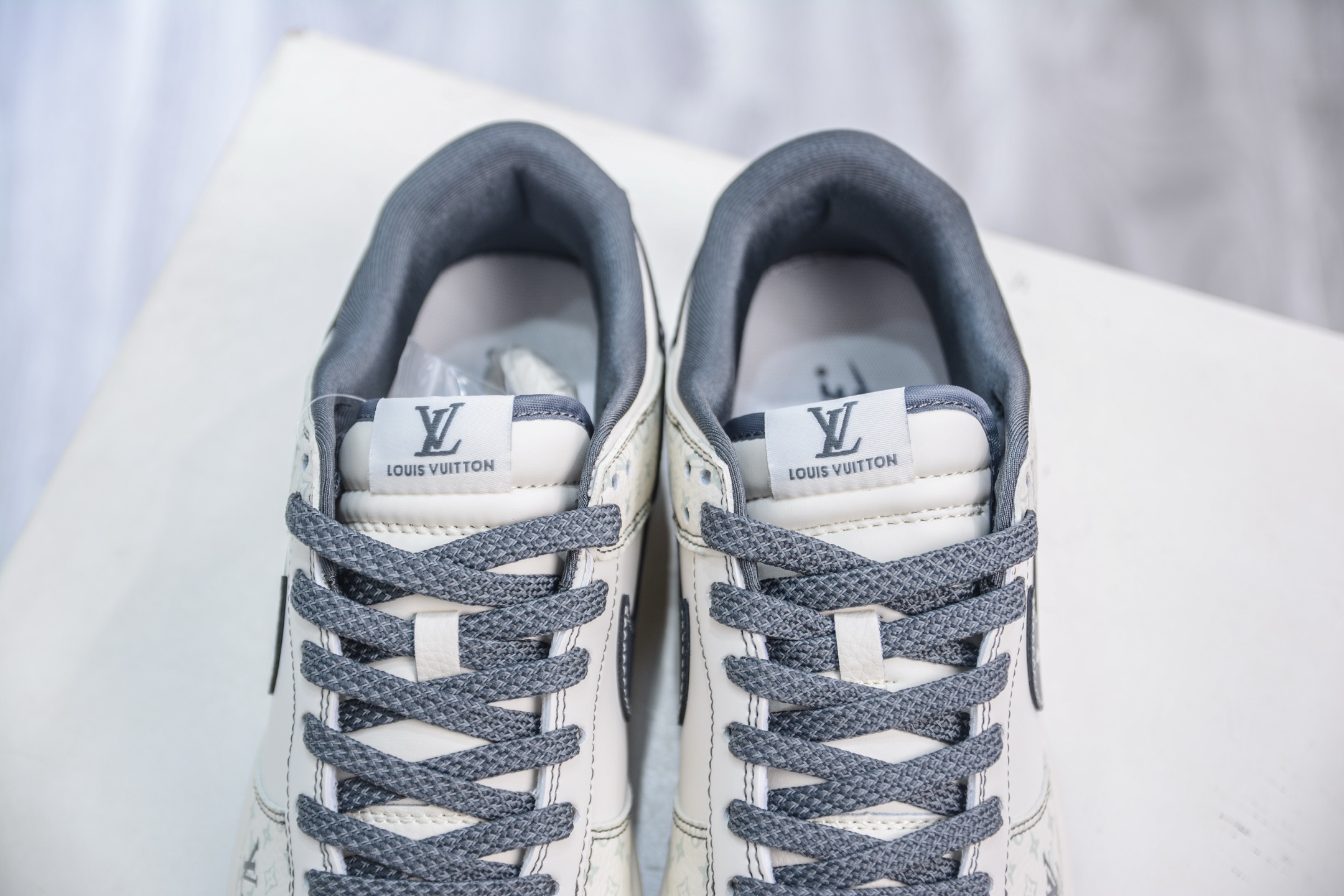 Nike SB Dunk Low x Louis Vuitton LV联名-白灰 YX5066-366