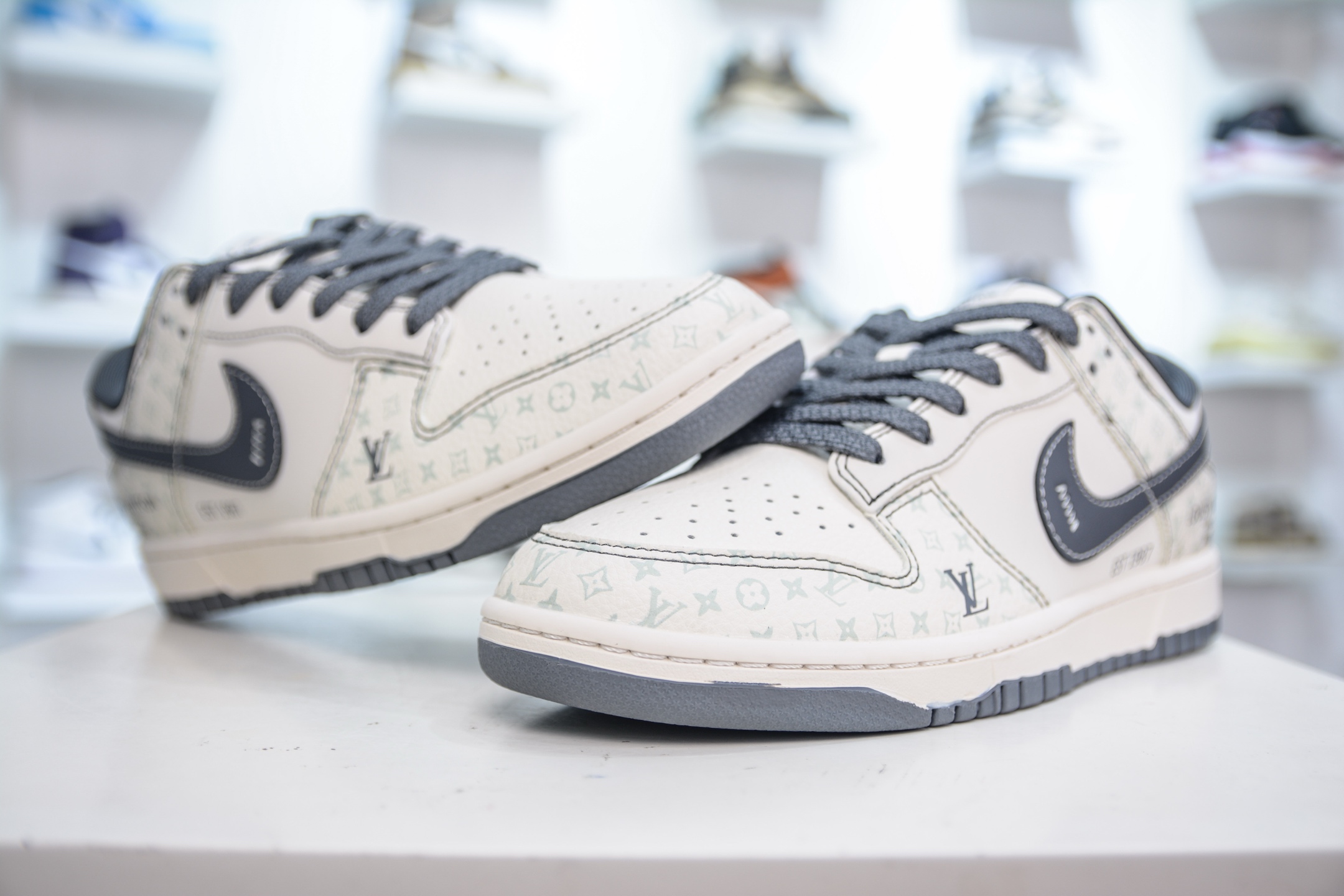 Nike SB Dunk Low x Louis Vuitton LV联名-白灰 YX5066-366