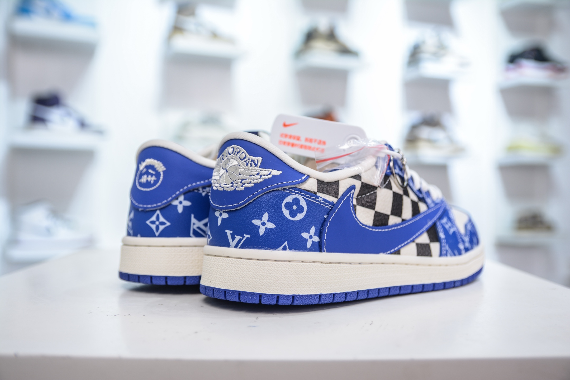 Air Jordan AJ1 Low X Louis Vuitton 低帮联名LV-蓝色妖姬 XQ1979-003-莆田鞋,莆田鞋货源,高仿鞋,高仿鞋货源,安福档口,莆田高仿鞋,莆田鞋批发,高仿鞋批发,莆田高仿运动鞋,高仿运动鞋,莆田运动鞋 Air Jordan AJ1 Low X Louis Vuitton 低帮联名LV-蓝色妖姬 XQ1979-003