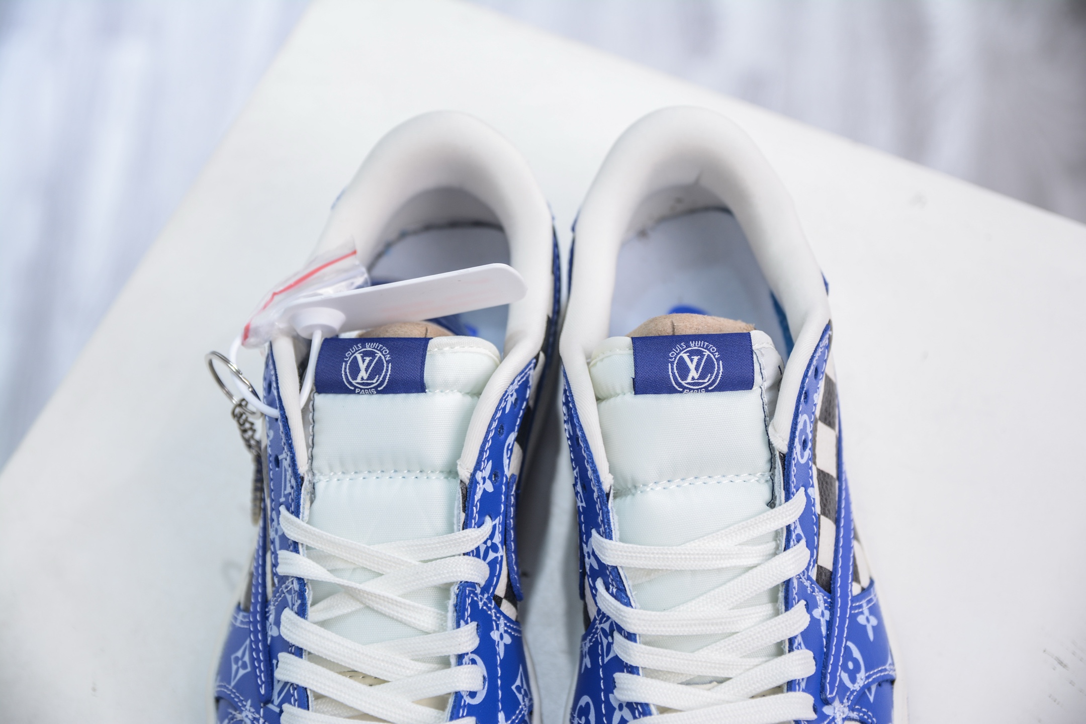 Air Jordan AJ1 Low X Louis Vuitton 低帮联名LV-蓝色妖姬 XQ1979-003-莆田鞋,莆田鞋货源,高仿鞋,高仿鞋货源,安福档口,莆田高仿鞋,莆田鞋批发,高仿鞋批发,莆田高仿运动鞋,高仿运动鞋,莆田运动鞋 Air Jordan AJ1 Low X Louis Vuitton 低帮联名LV-蓝色妖姬 XQ1979-003