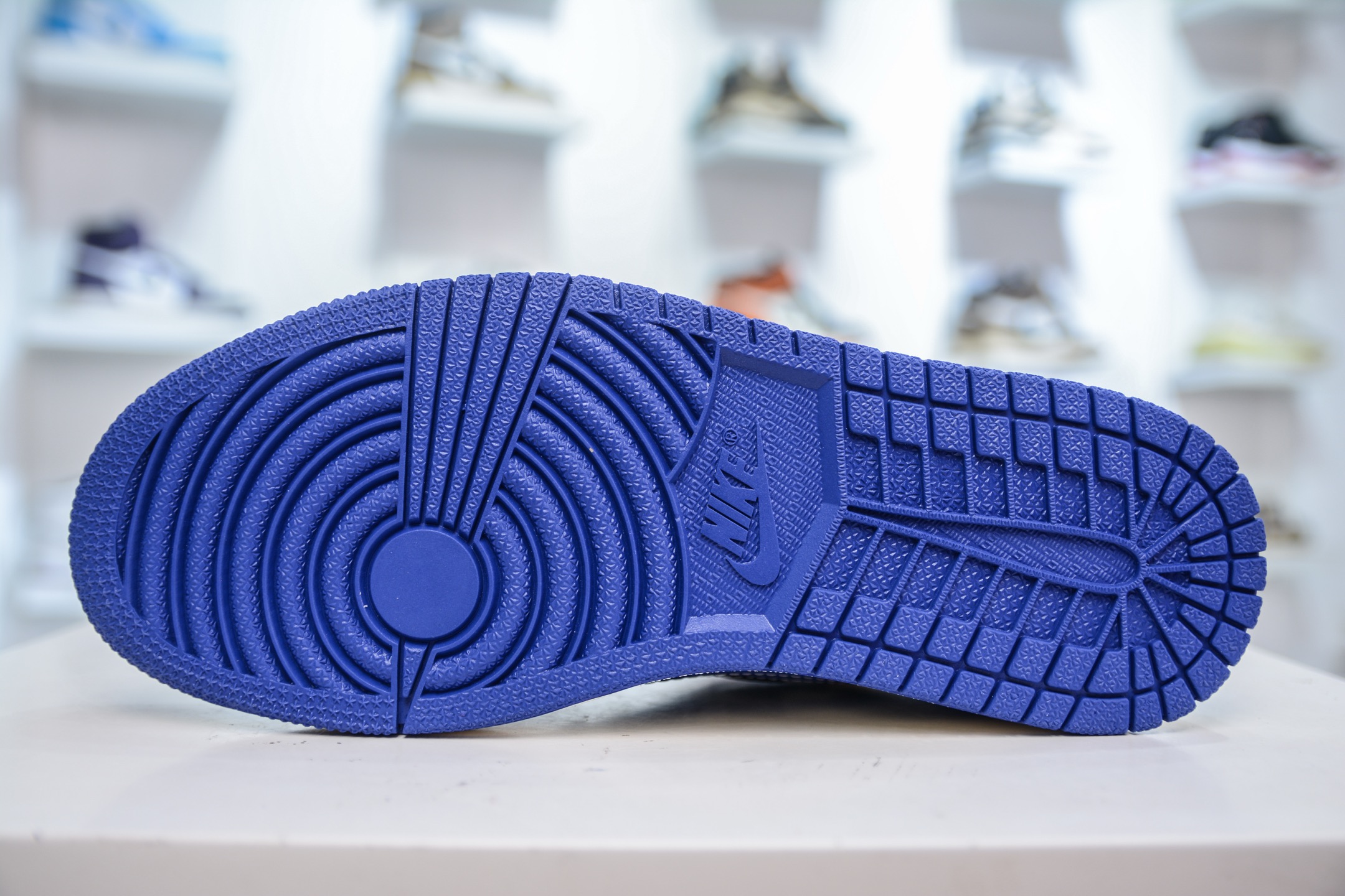 Air Jordan AJ1 Low X Louis Vuitton 低帮联名LV-蓝色妖姬 XQ1979-003-莆田鞋,莆田鞋货源,高仿鞋,高仿鞋货源,安福档口,莆田高仿鞋,莆田鞋批发,高仿鞋批发,莆田高仿运动鞋,高仿运动鞋,莆田运动鞋 Air Jordan AJ1 Low X Louis Vuitton 低帮联名LV-蓝色妖姬 XQ1979-003