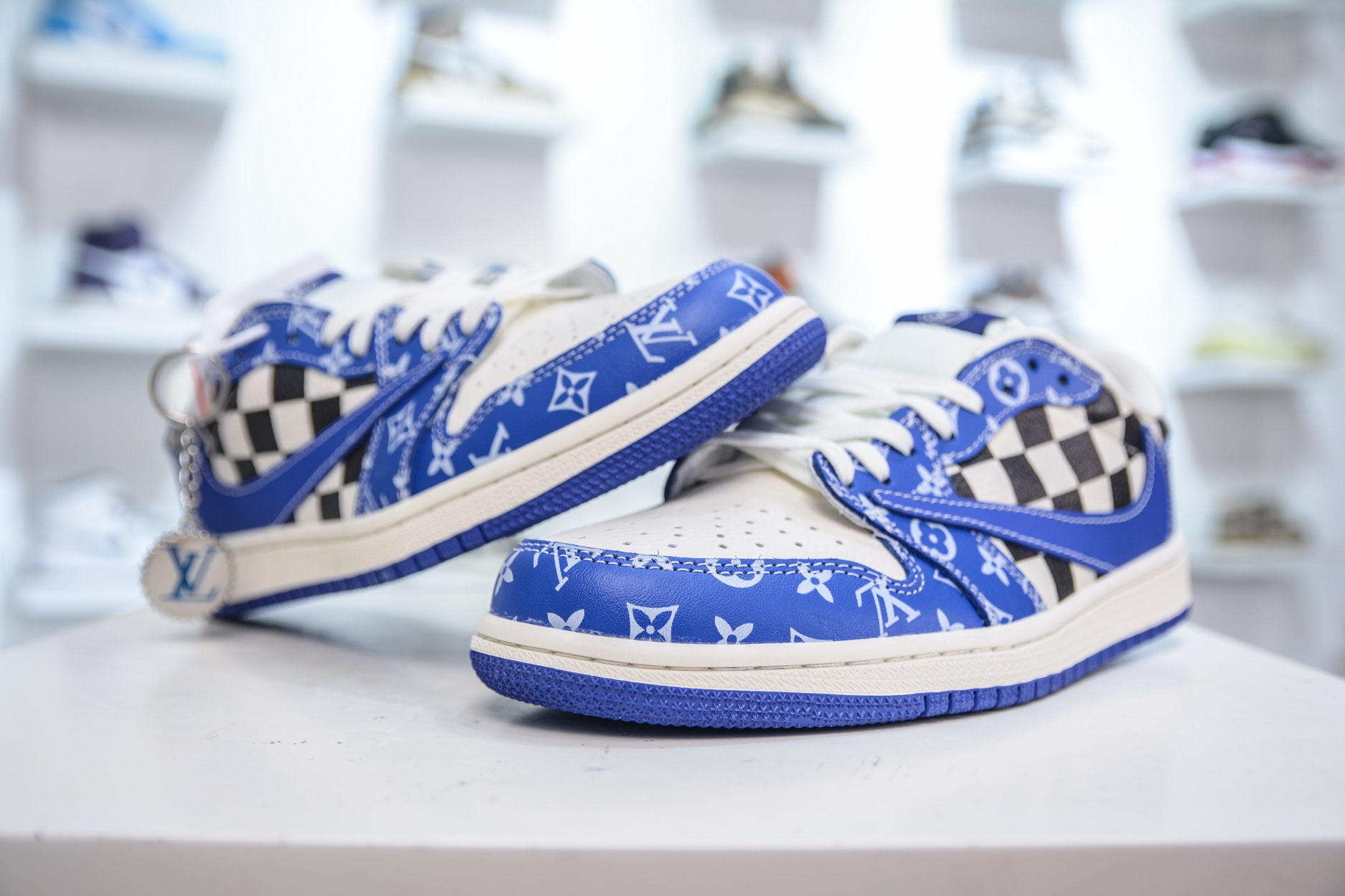Air Jordan AJ1 Low X Louis Vuitton 低帮联名LV-蓝色妖姬 XQ1979-003-莆田鞋,莆田鞋货源,高仿鞋,高仿鞋货源,安福档口,莆田高仿鞋,莆田鞋批发,高仿鞋批发,莆田高仿运动鞋,高仿运动鞋,莆田运动鞋 Air Jordan AJ1 Low X Louis Vuitton 低帮联名LV-蓝色妖姬 XQ1979-003