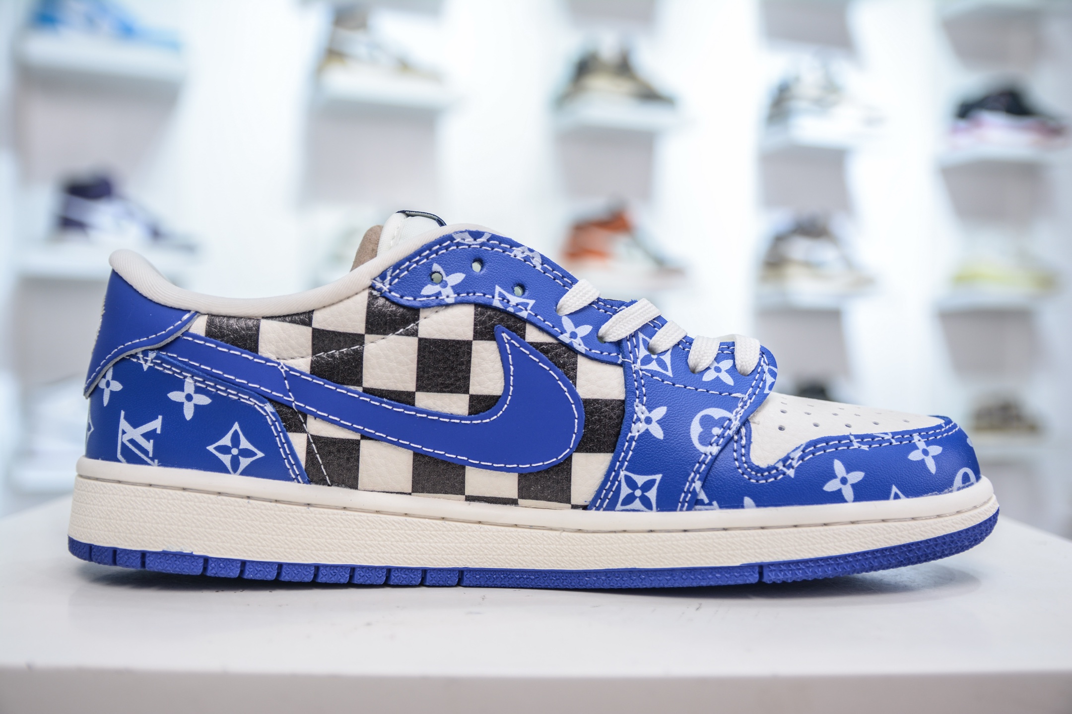 Air Jordan AJ1 Low X Louis Vuitton 低帮联名LV-蓝色妖姬 XQ1979-003-莆田鞋,莆田鞋货源,高仿鞋,高仿鞋货源,安福档口,莆田高仿鞋,莆田鞋批发,高仿鞋批发,莆田高仿运动鞋,高仿运动鞋,莆田运动鞋 Air Jordan AJ1 Low X Louis Vuitton 低帮联名LV-蓝色妖姬 XQ1979-003