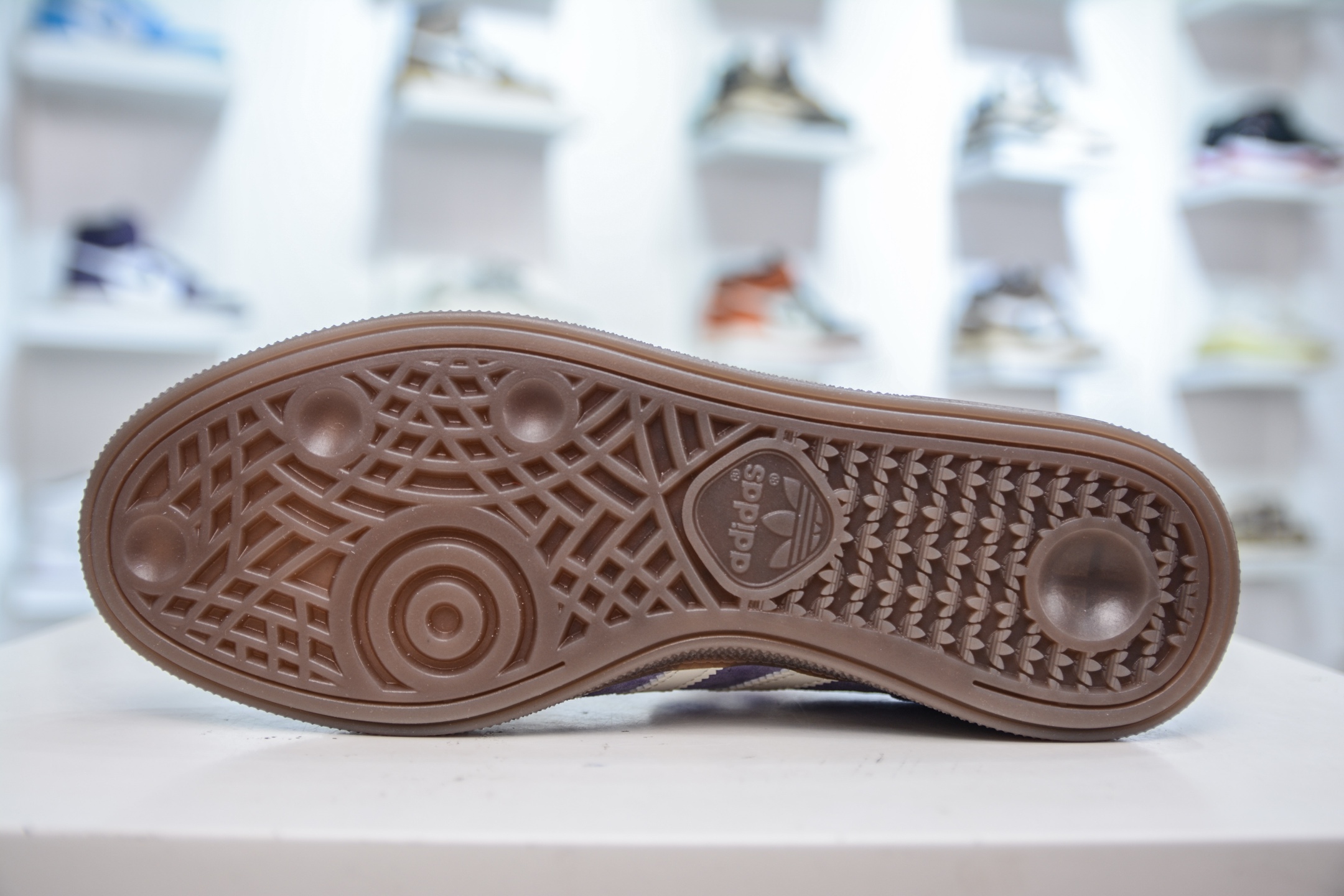 CS版 AD Originals Handball SPZL 手球运动员系列百搭休闲运动板鞋 KI5935-莆田鞋,莆田鞋货源,高仿鞋,高仿鞋货源,安福档口,莆田高仿鞋,莆田鞋批发,高仿鞋批发,莆田高仿运动鞋,高仿运动鞋,莆田运动鞋 CS版 AD Originals Handball SPZL 手球运动员系列百搭休闲运动板鞋 KI5935