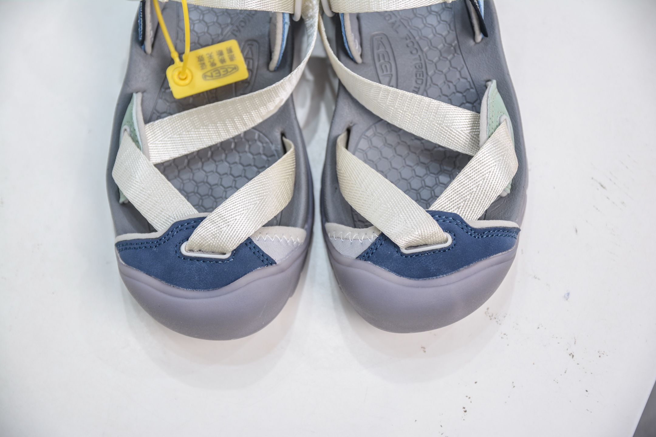 KEEN Zerraport Lightweight and Comfortable Outdoor Sandals for Women 10 i1752240216663 9886 0 8