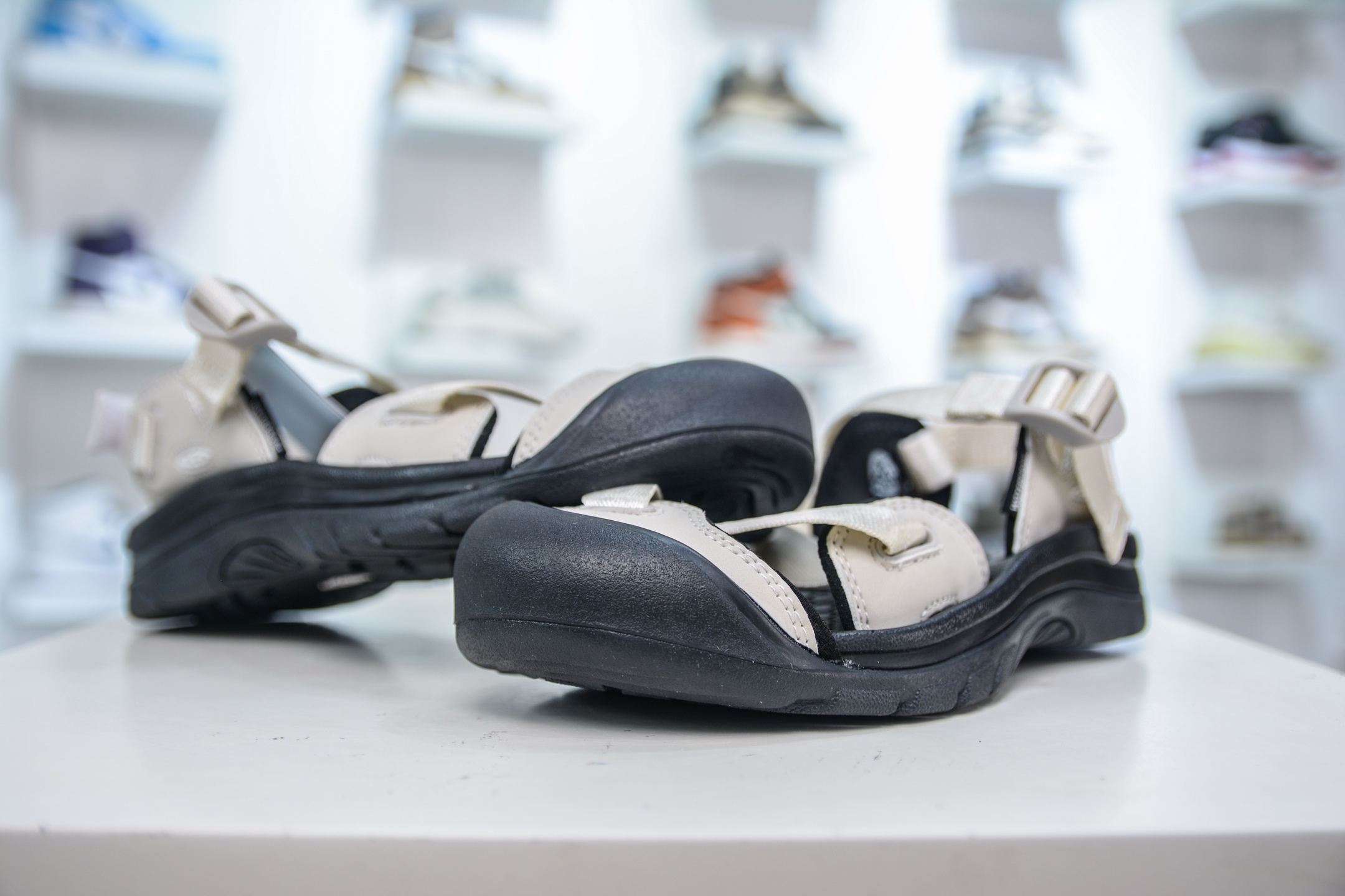 KEEN Zerraport Outdoor Sandals - Comfortable, Lightweight & Protective Design 5 i1752240272875 9281 0 3