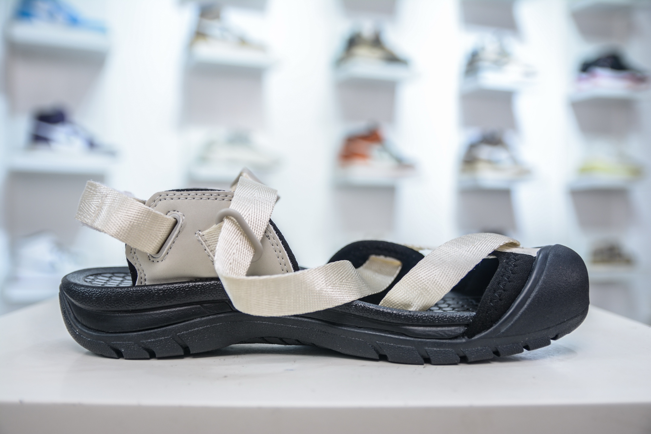 KEEN Zerraport Outdoor Sandals - Comfortable, Lightweight & Protective Design 4 i1752240273843 3081 0 2