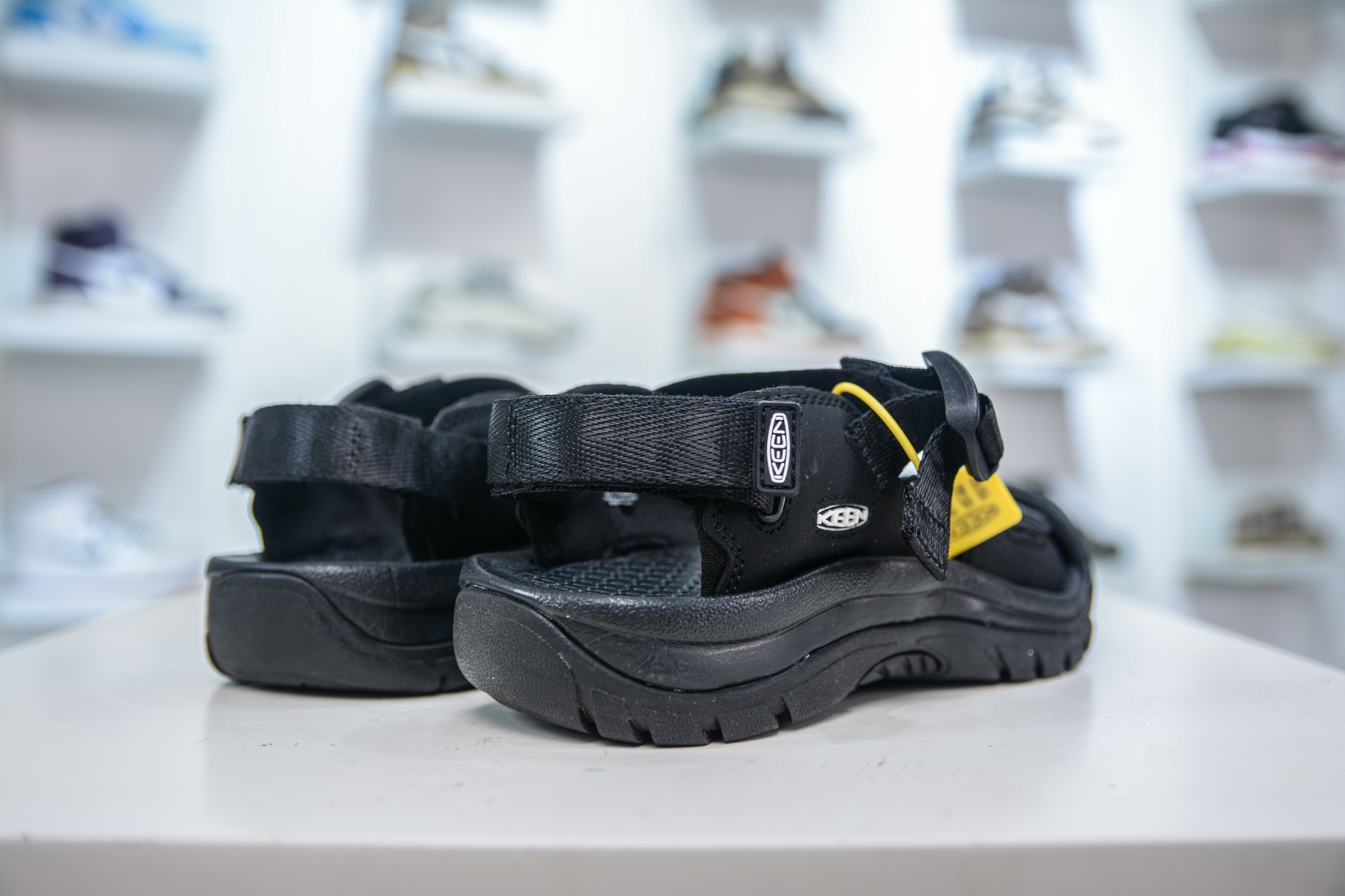 KEEN Zerraport Lightweight & Comfortable Outdoor Sandals 6 i1752240318141 9682 0 5