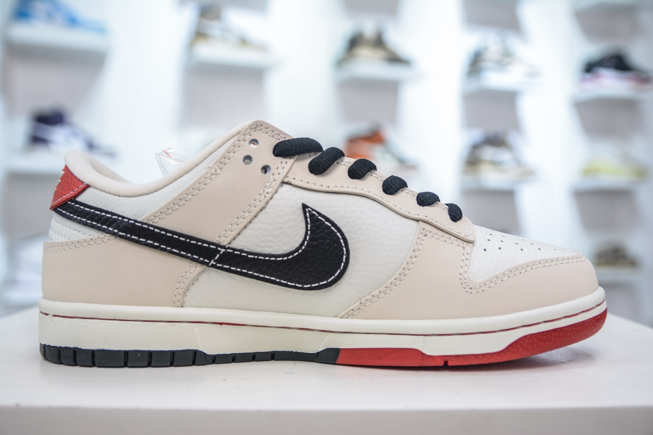 Nike SB Dunk Low x Supreme White/Khaki Sneakers, Size 36-45 3 i1752240368297 7452 0 2