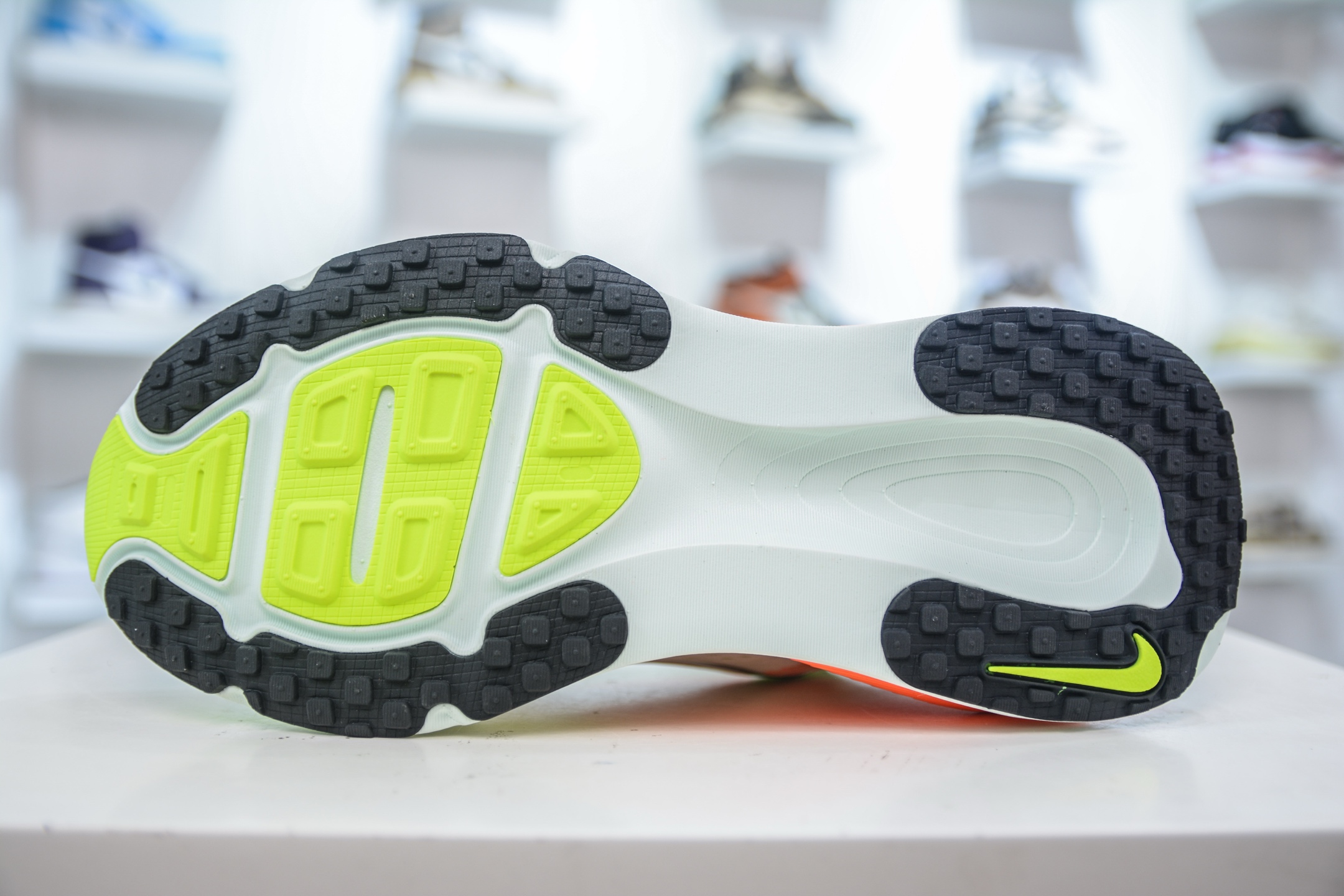 Nike Air Zoom Vomero 18 Running Shoes - Lightweight, Comfortable, and Responsive 6 i1752240518265 5980 0 4