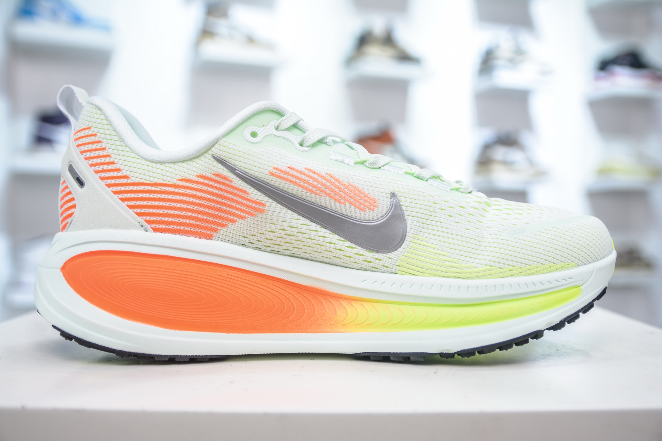 Nike Air Zoom Vomero 18 Running Shoes - Lightweight, Comfortable, and Responsive 4 i1752240518290 3624 0 2
