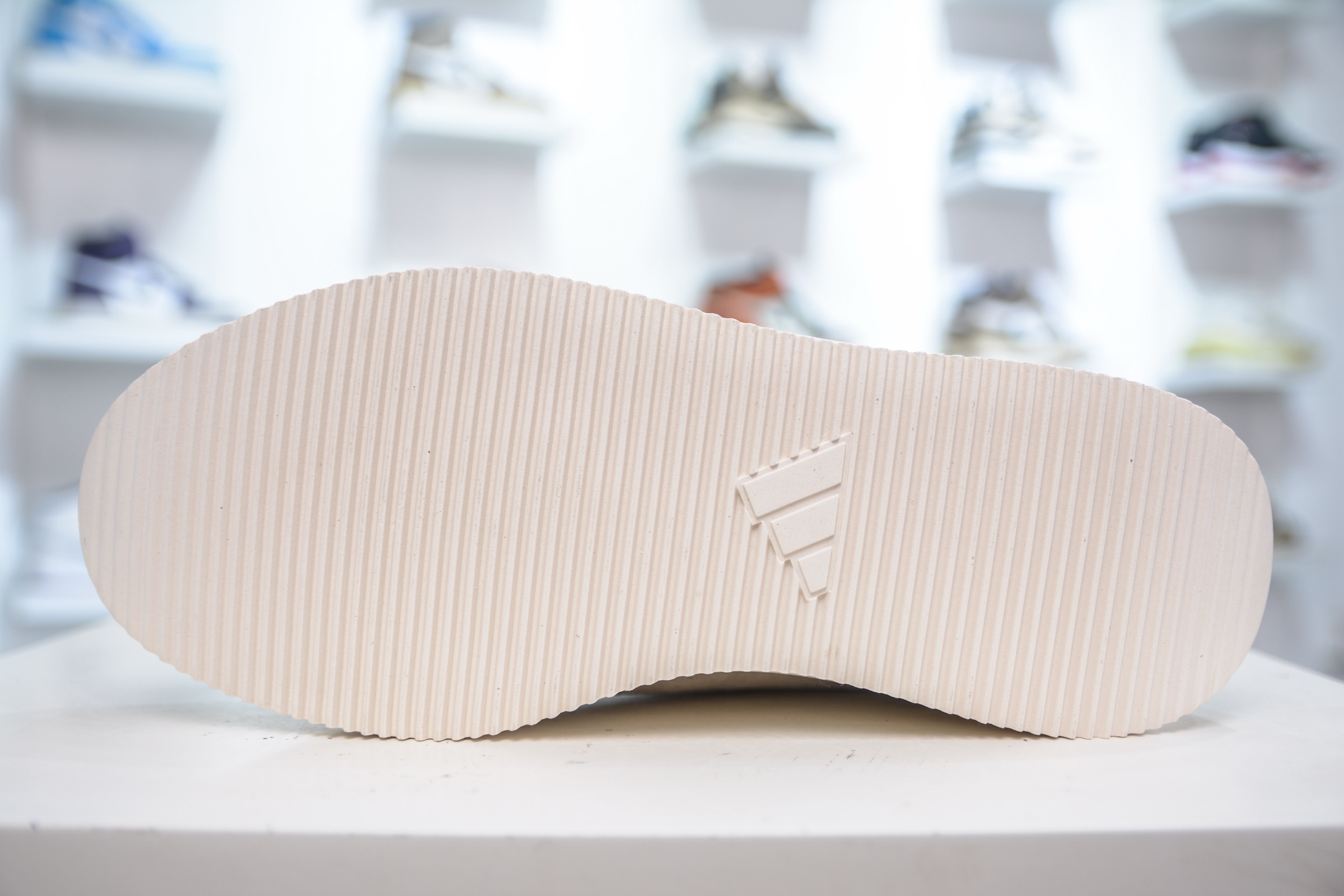 AD Labcourt Suede Low-Top Sneakers - Comfortable, Breathable, and Stylish 5 i1752240824585 8372 0 4