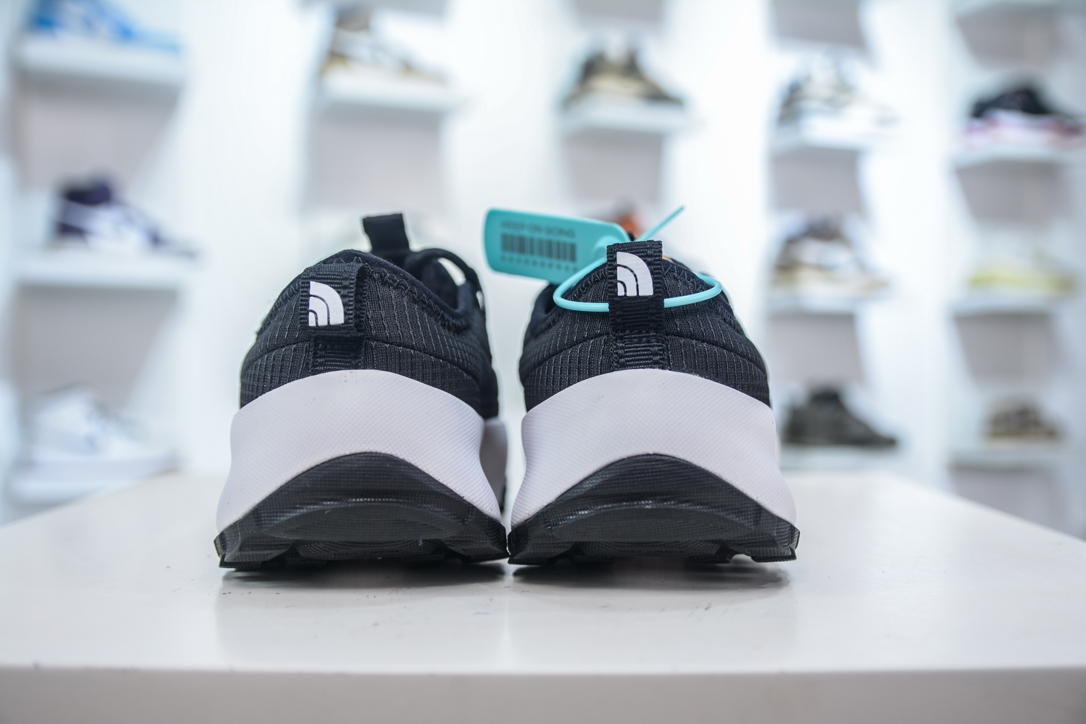 The North Face Hedgehog Black Low-Top Hiking Sneaker, Versatile Outdoor Shoe 3 i1752241023609 6558 0 1