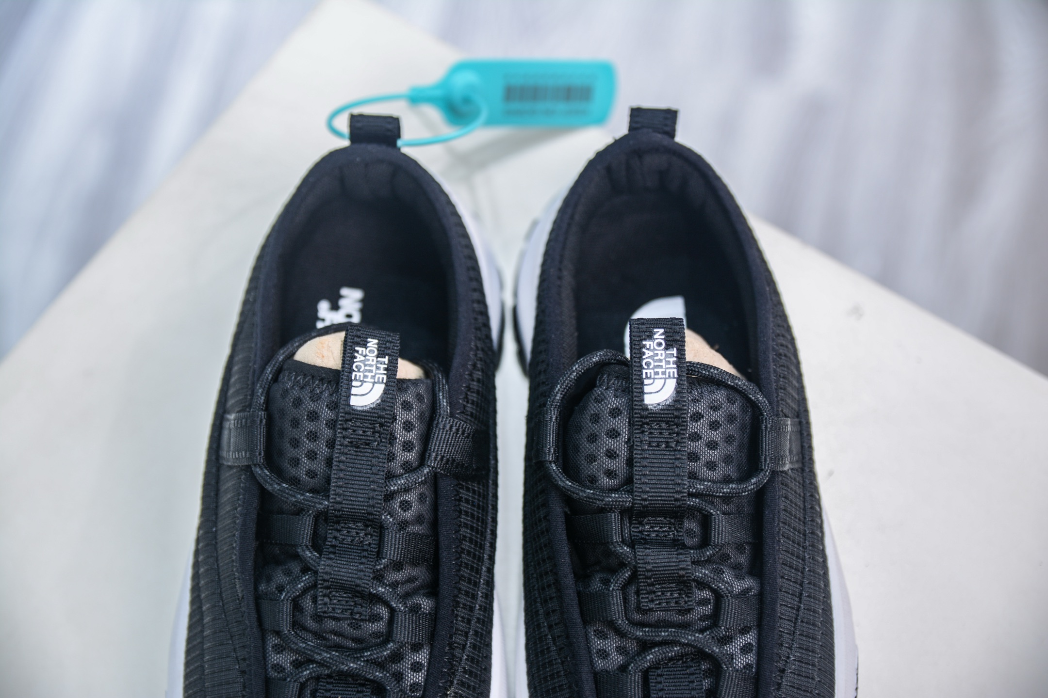 The North Face Hedgehog Black Low-Top Hiking Sneaker, Versatile Outdoor Shoe 9 i1752241023611 7577 0 7