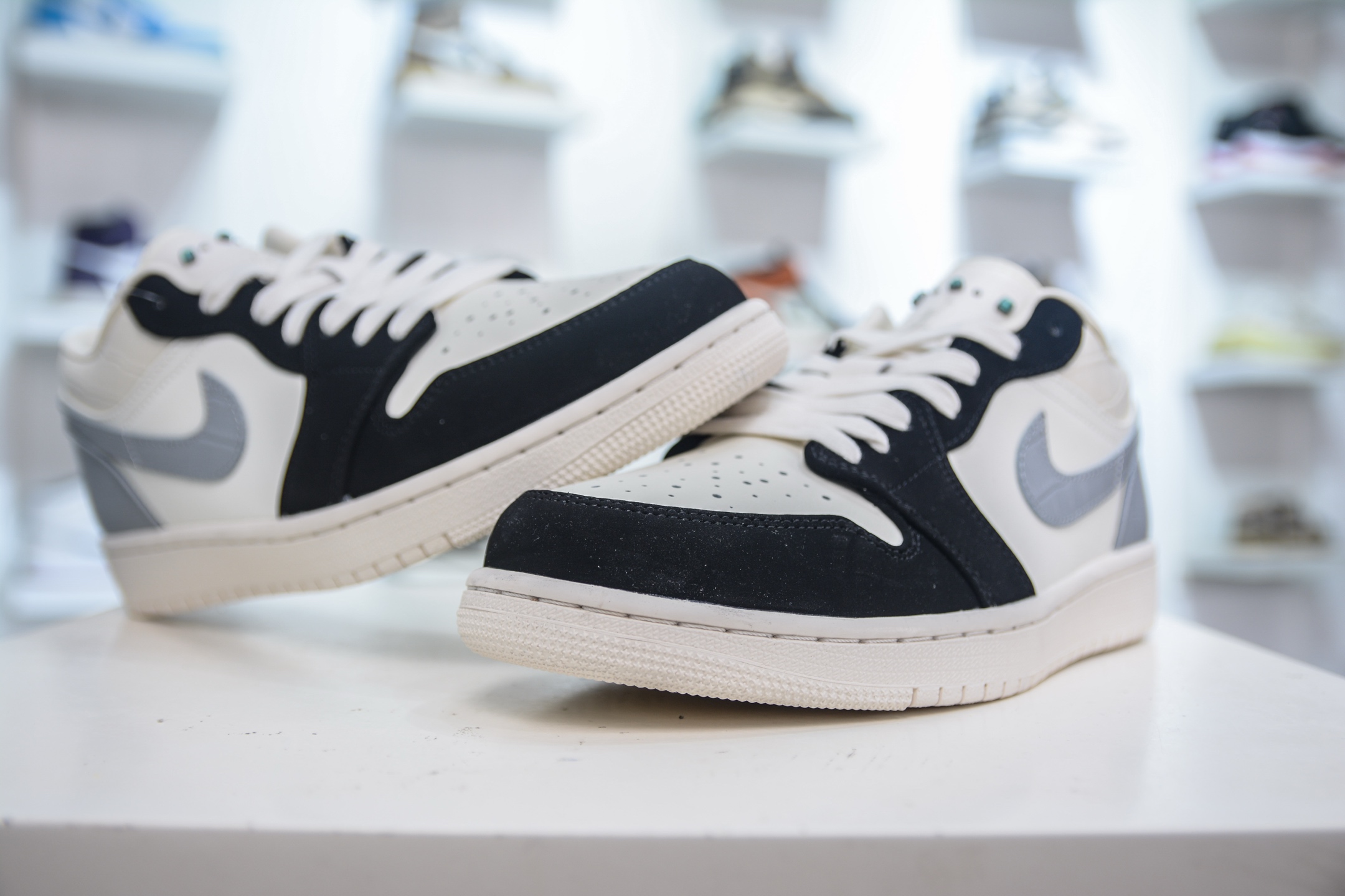 Air Jordan 1 Low White Grey Black Casual Sneakers, Premium Leather, Comfortable Fit 5 i1752241114754 5100 0 3