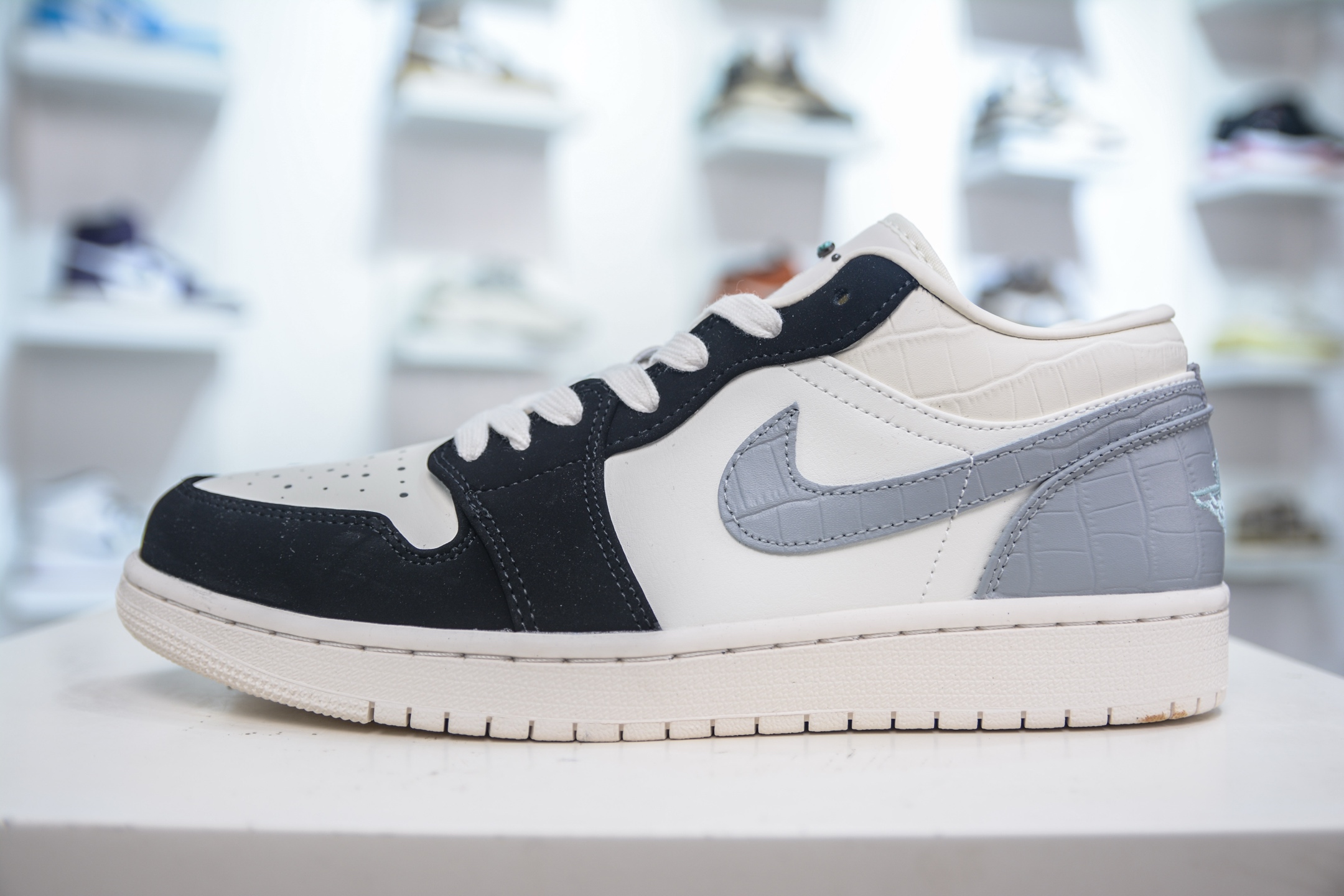 Air Jordan 1 Low White Grey Black Casual Sneakers, Premium Leather, Comfortable Fit 2 i1752241114787 4609 0 0