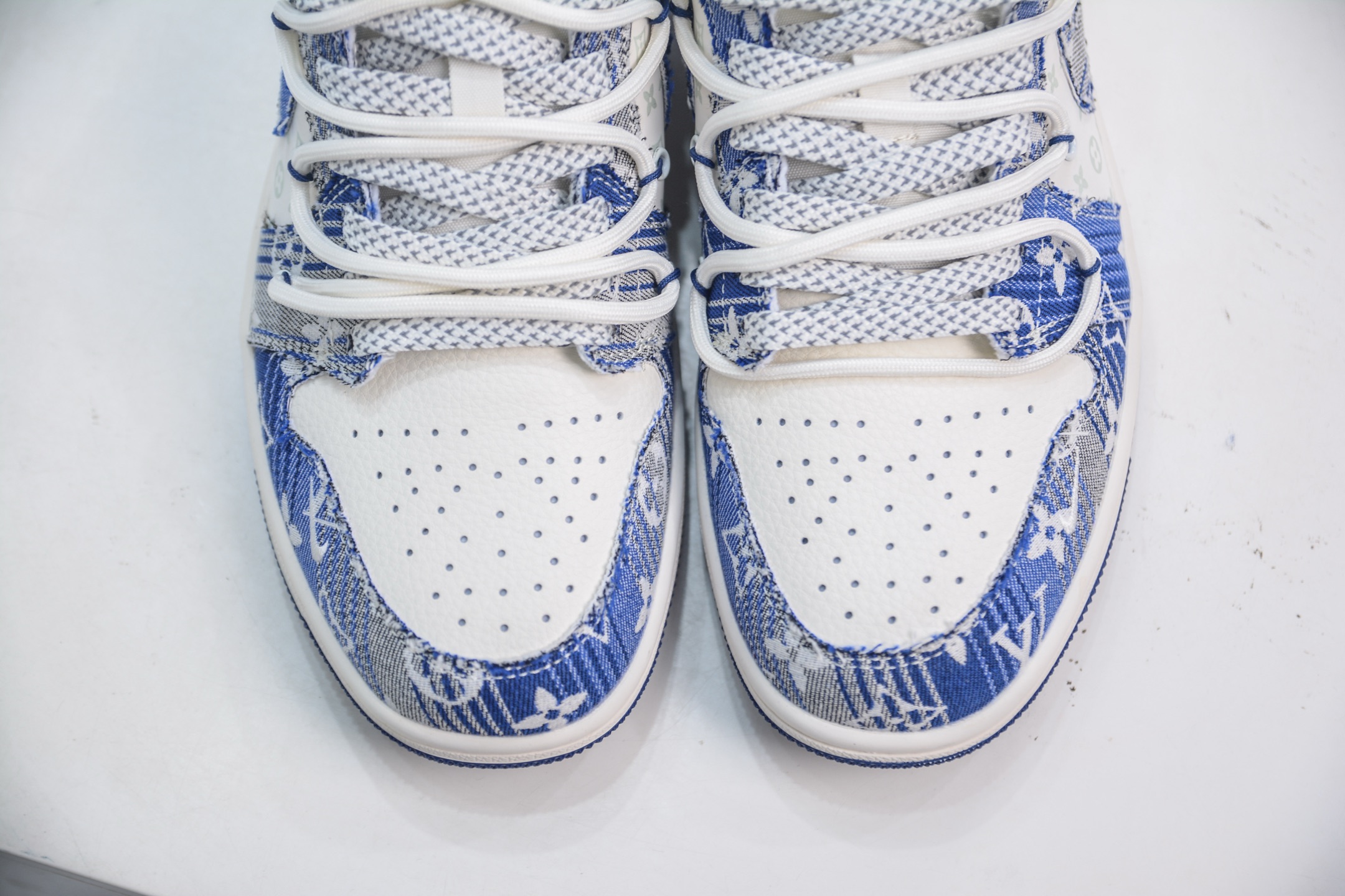 Air Jordan 1 Retro Low x Louis Vuitton x Supreme SUP LV联名-白灰蓝牛仔绑带 YX5066-373
