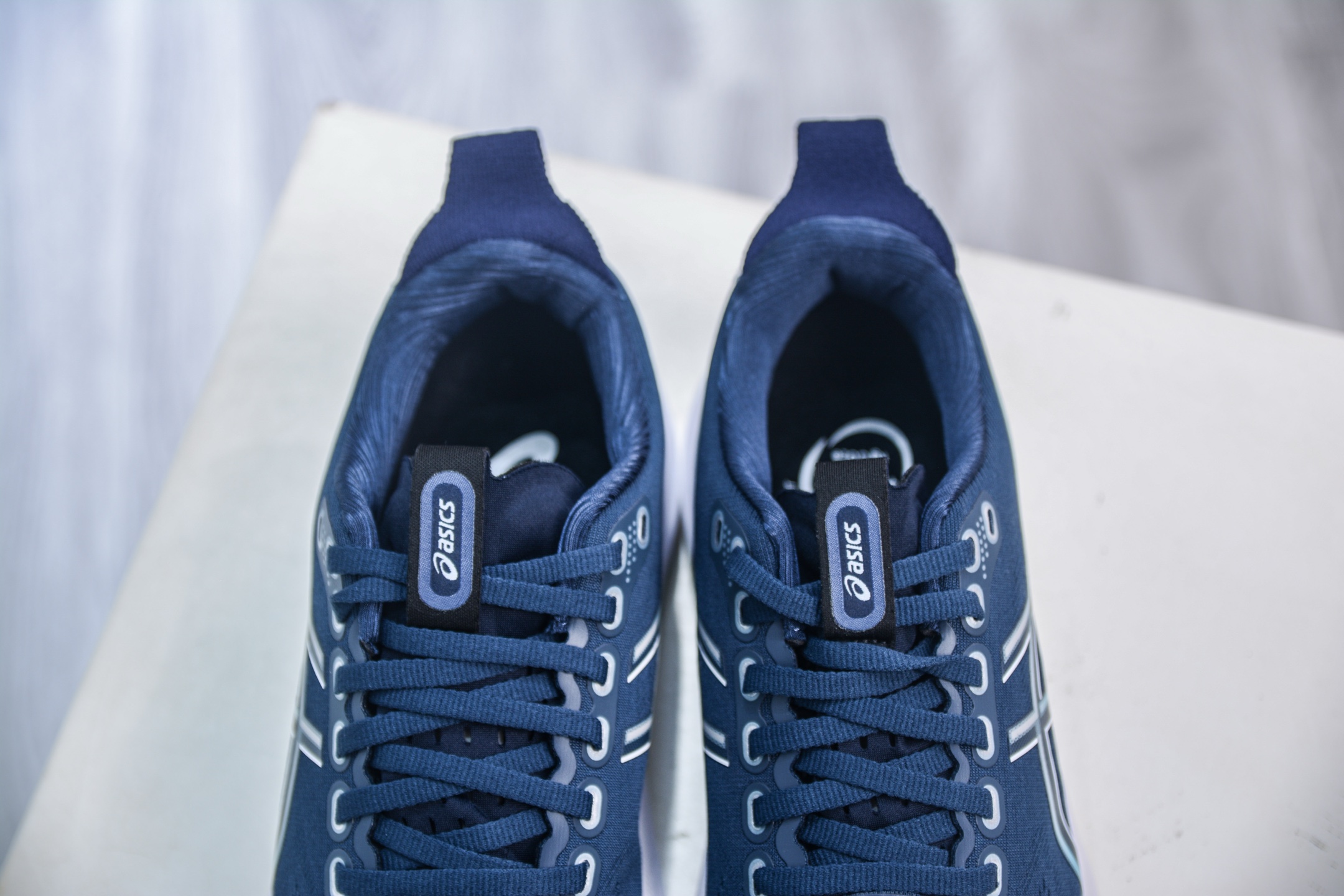 Asics Gel-Kayano 32 亚瑟士卡亚诺32代低帮专业有氧超轻量休闲运动全能慢跑鞋 1012B838-400