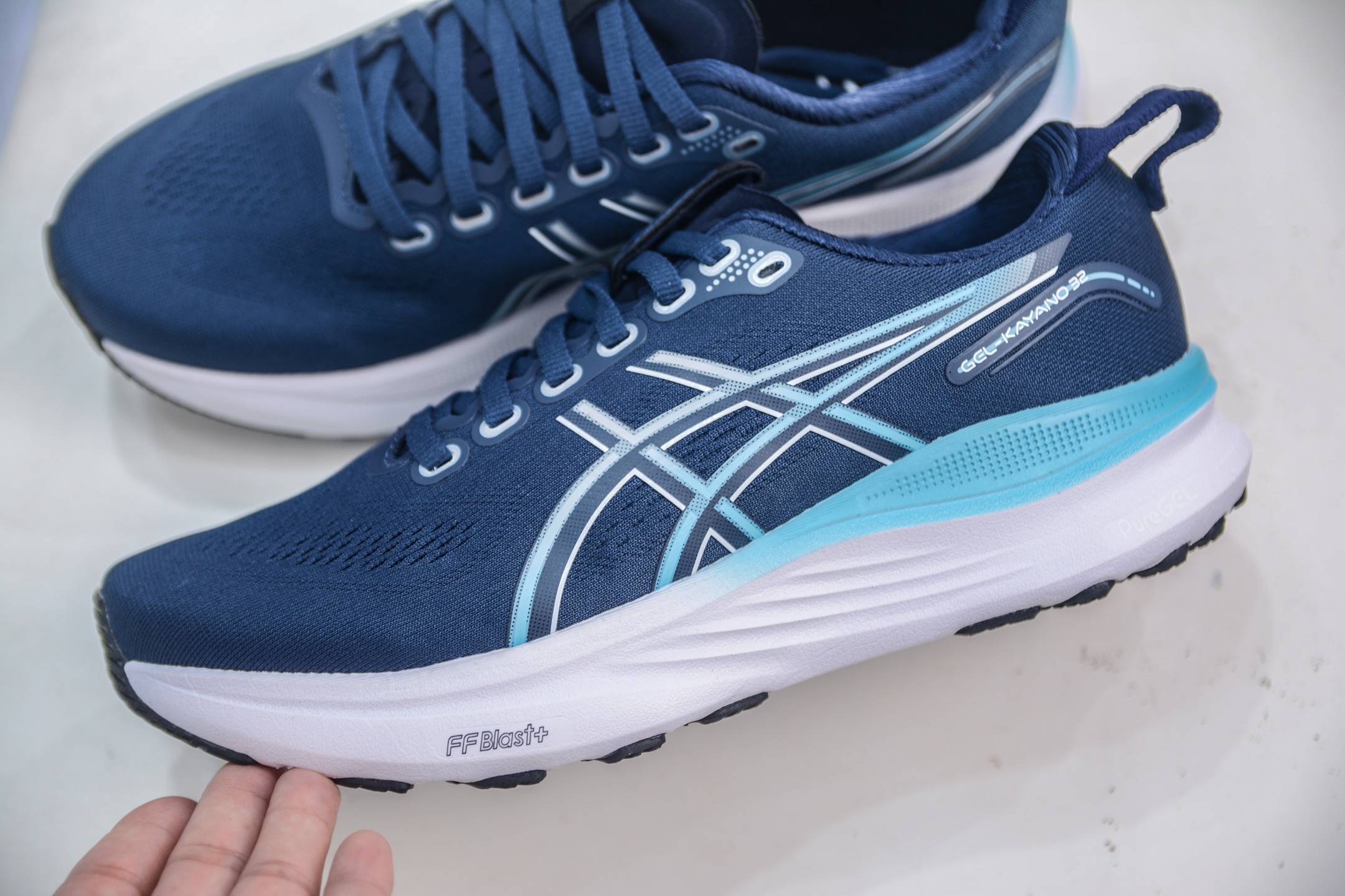 Asics Gel-Kayano 32 亚瑟士卡亚诺32代低帮专业有氧超轻量休闲运动全能慢跑鞋 1012B838-400