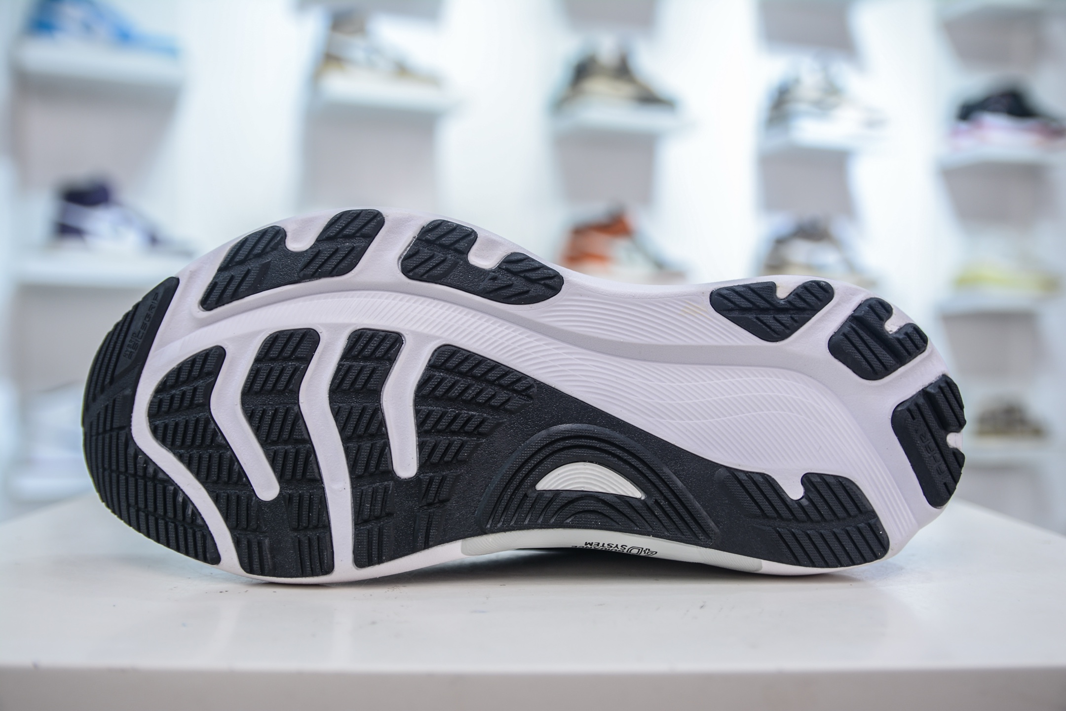 Asics Gel-Kayano 32 亚瑟士卡亚诺32代低帮专业有氧超轻量休闲运动全能慢跑鞋 1012B838-400