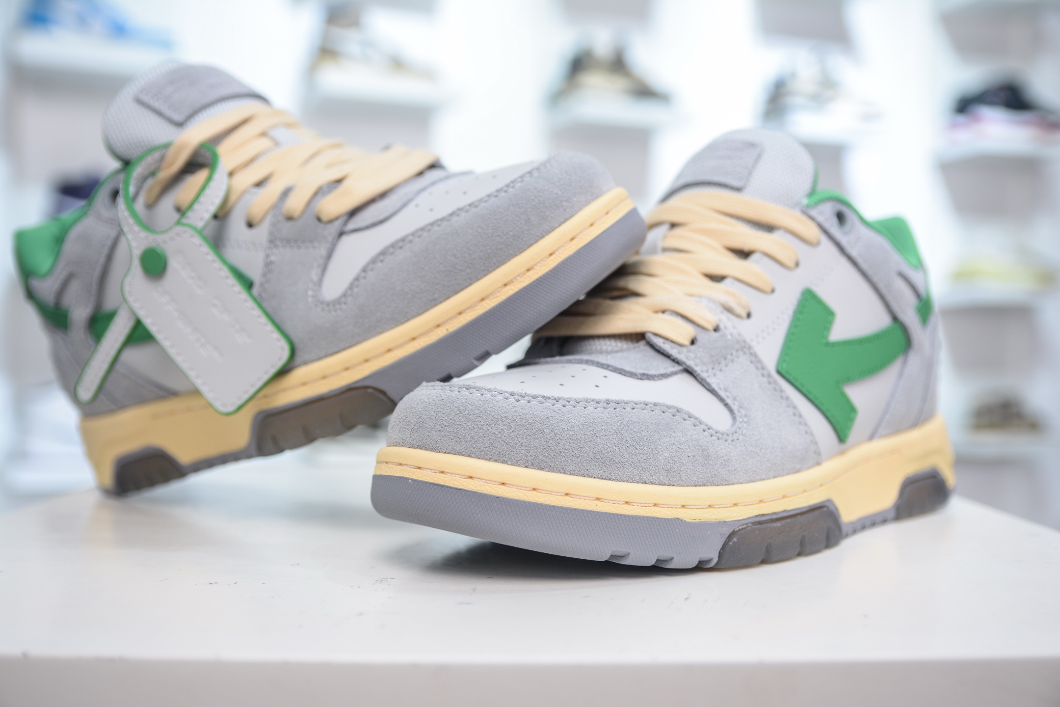 OFF-WHITE Out Of Office 低帮系带时尚板鞋 OMIA189S24LEA0110555