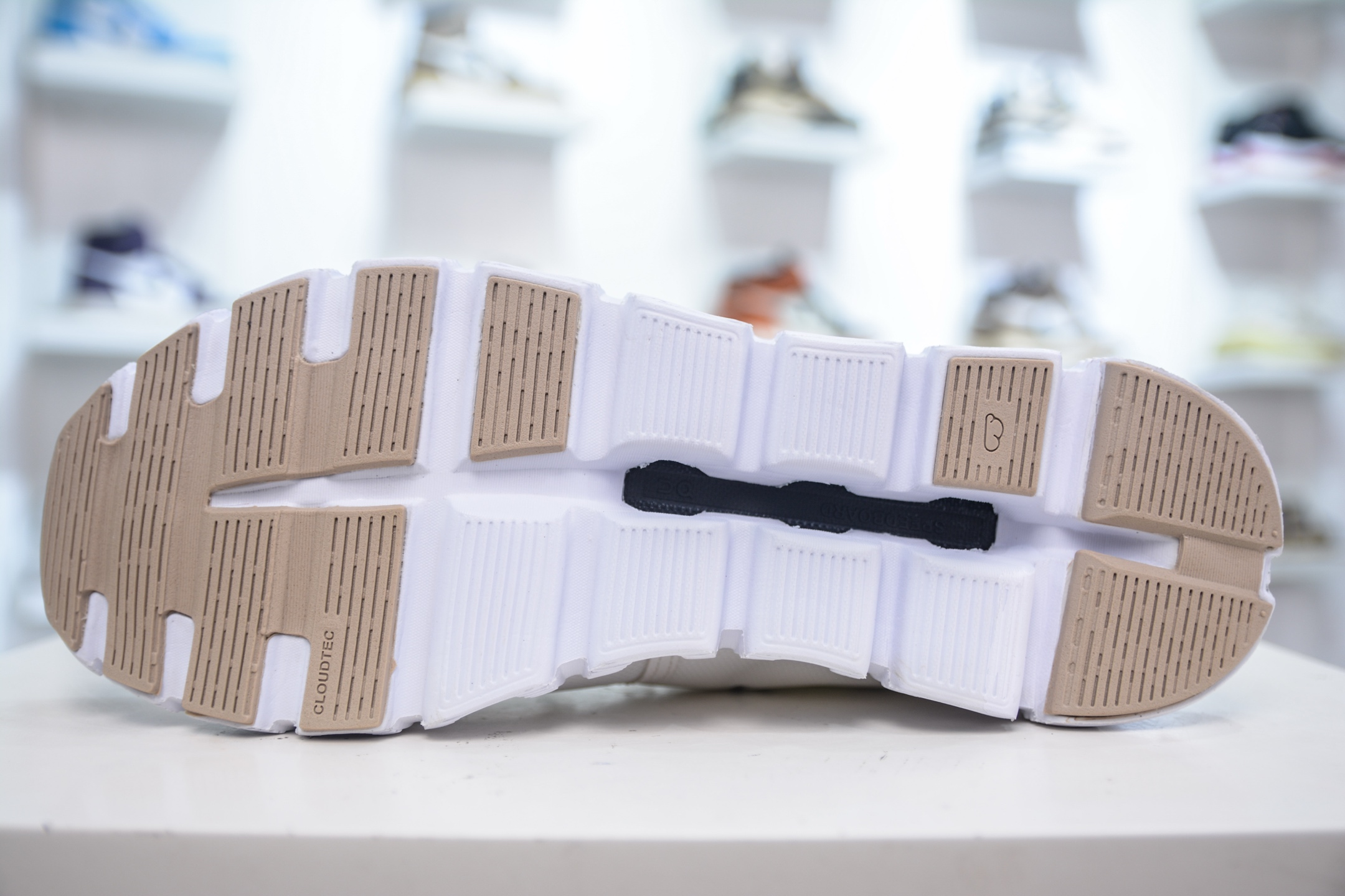 On昂跑 Cloudtilt 6 训练鞋Cloudtitl新品男女同款防水缓震徒步鞋厚底增高运动老爹鞋 3MF10071200