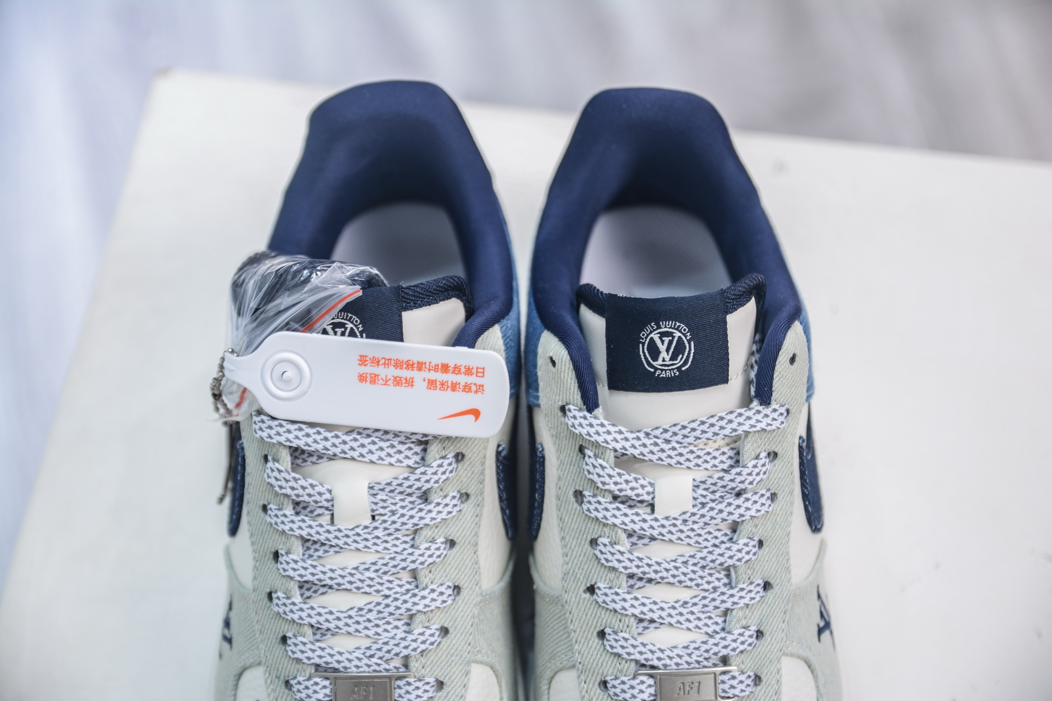 Louis Vuitton x NIke Air Force 1 LV联名-拼接牛仔 SC0601-551-莆田鞋,莆田鞋货源,高仿鞋,高仿鞋货源,安福档口,莆田高仿鞋,莆田鞋批发,高仿鞋批发,莆田高仿运动鞋,高仿运动鞋,莆田运动鞋 Louis Vuitton x NIke Air Force 1 LV联名-拼接牛仔 SC0601-551