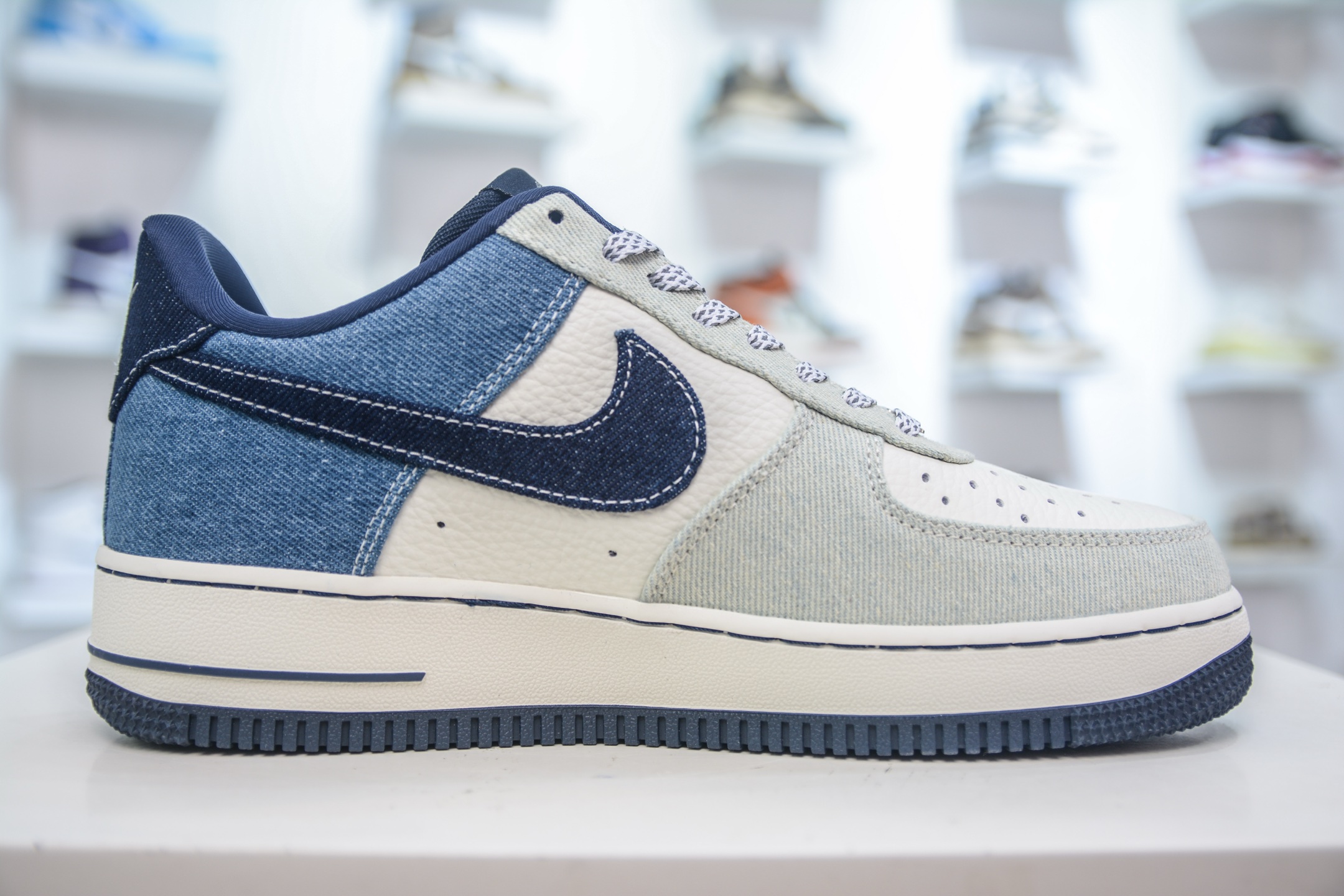 Louis Vuitton x NIke Air Force 1 LV联名-拼接牛仔 SC0601-551-莆田鞋,莆田鞋货源,高仿鞋,高仿鞋货源,安福档口,莆田高仿鞋,莆田鞋批发,高仿鞋批发,莆田高仿运动鞋,高仿运动鞋,莆田运动鞋 Louis Vuitton x NIke Air Force 1 LV联名-拼接牛仔 SC0601-551